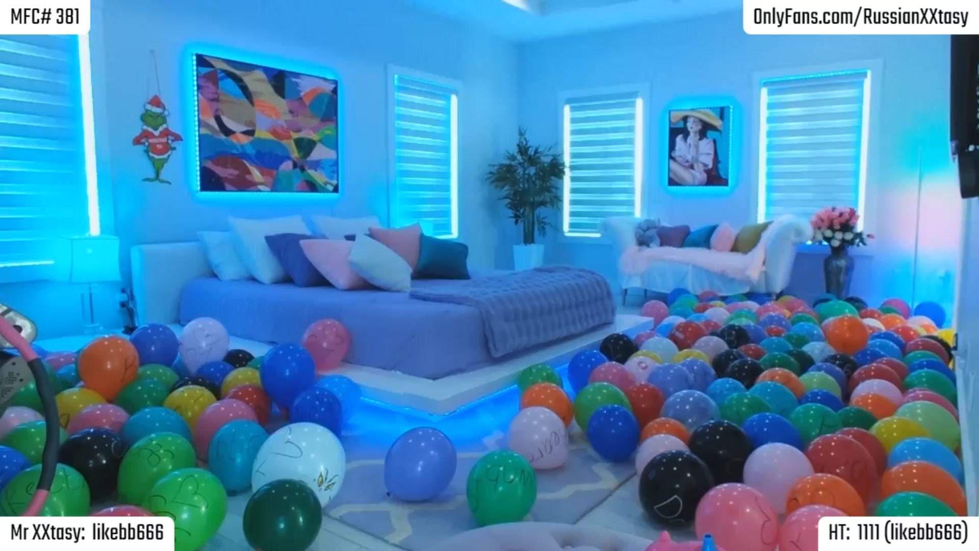Gallery image thumbnail from RenyXXtasy's myfreecams stream on, 03/27/2024, 23:05 image 16 of 20
