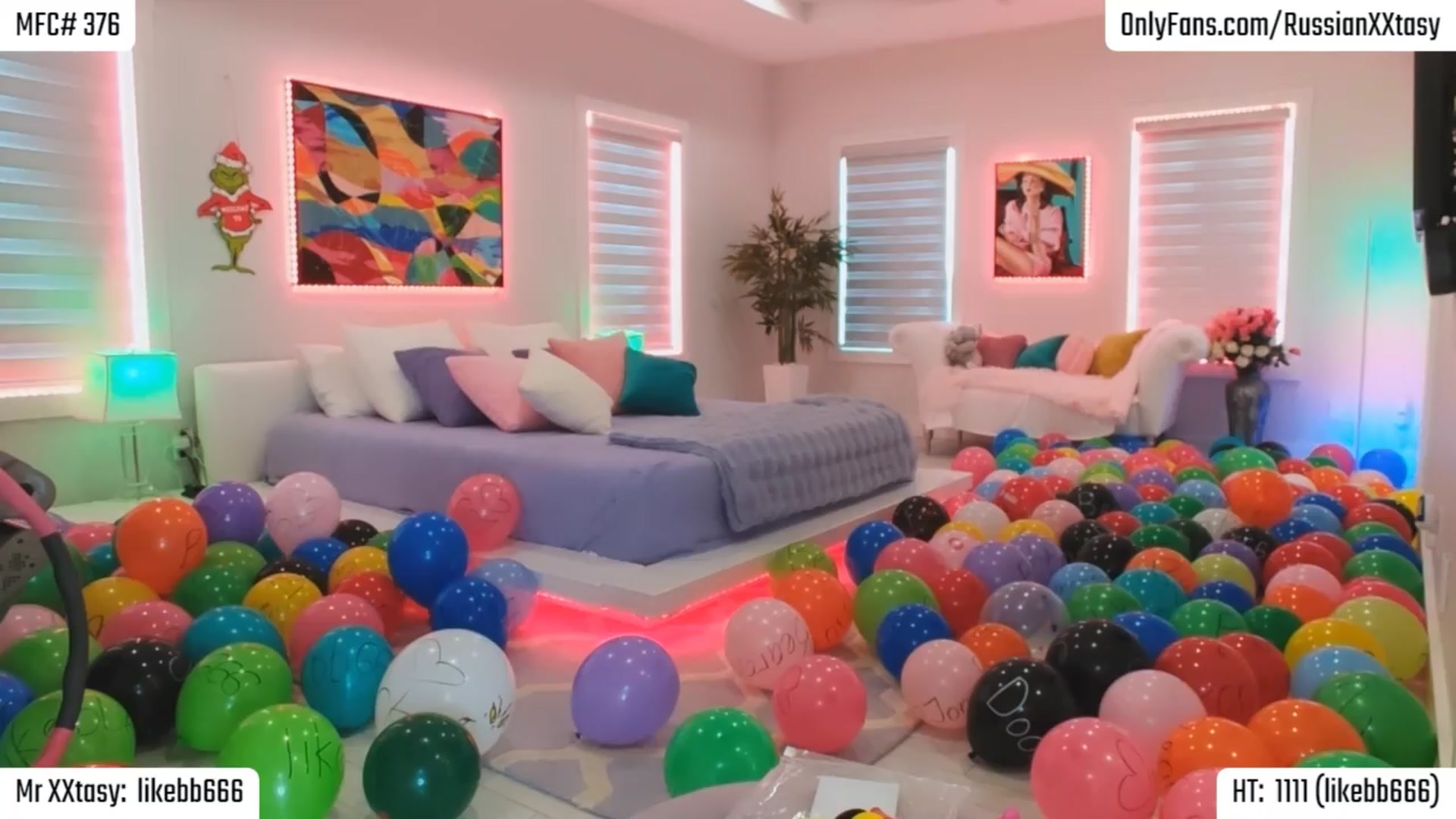 Gallery image thumbnail from RenyXXtasy's myfreecams stream on, 03/28/2024, 24:01 image 6 of 20
