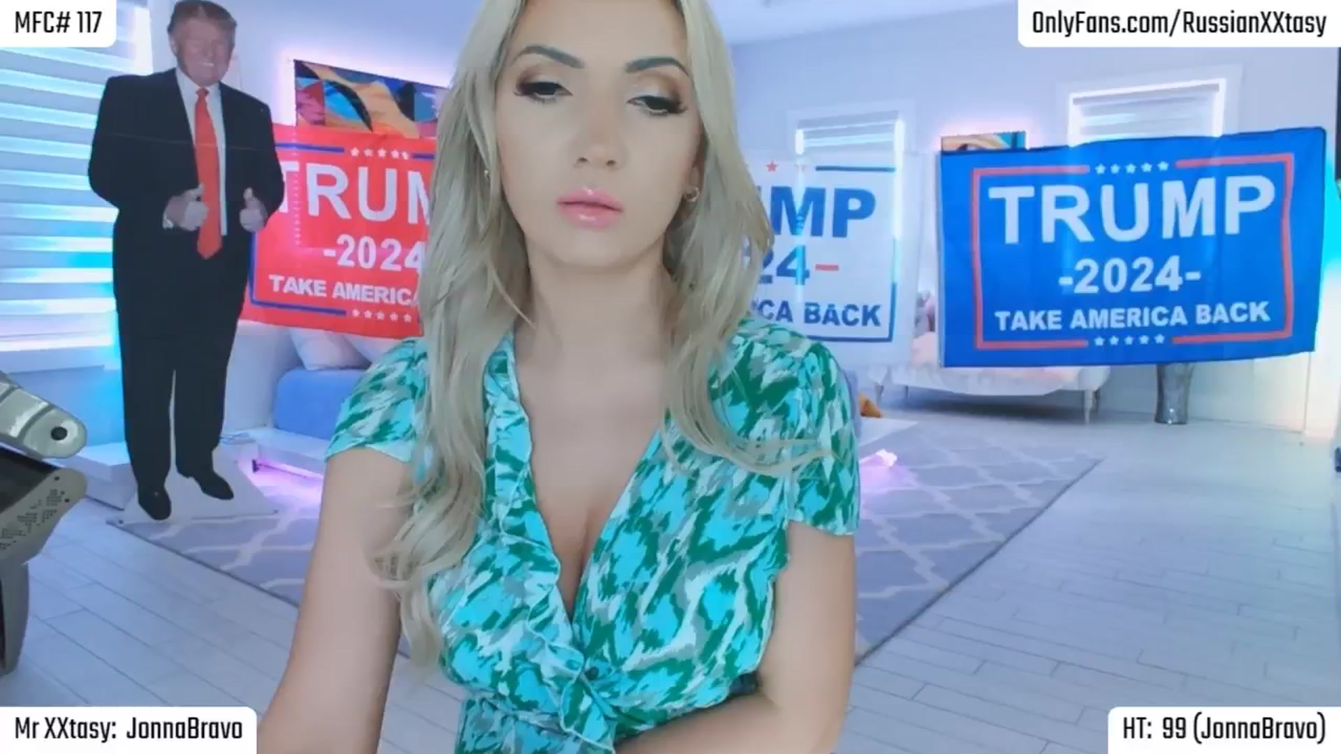 Gallery image thumbnail from RenyXXtasy's myfreecams stream on, 04/16/2024, 24:39 image 5 of 20