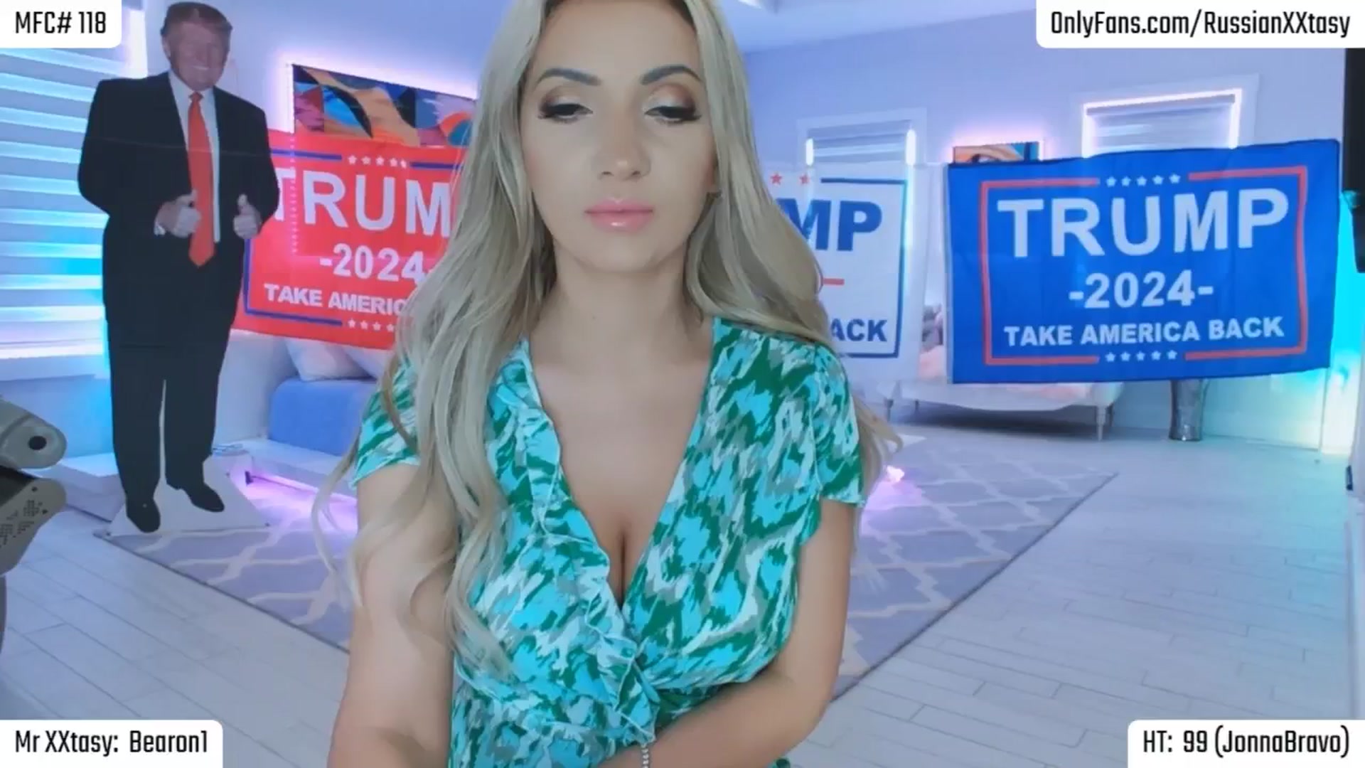 Gallery image thumbnail from RenyXXtasy's myfreecams stream on, 04/16/2024, 24:39 image 13 of 20