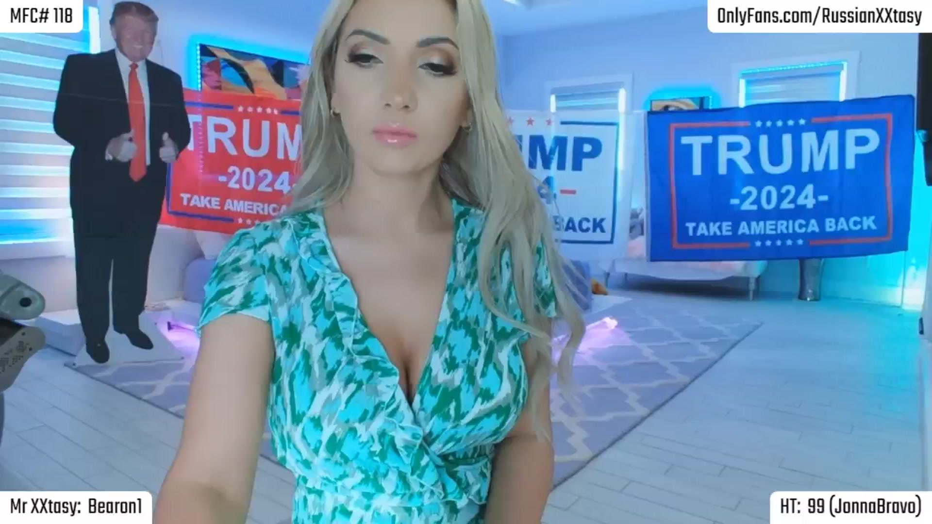 Gallery image thumbnail from RenyXXtasy's myfreecams stream on, 04/16/2024, 24:39 image 12 of 20
