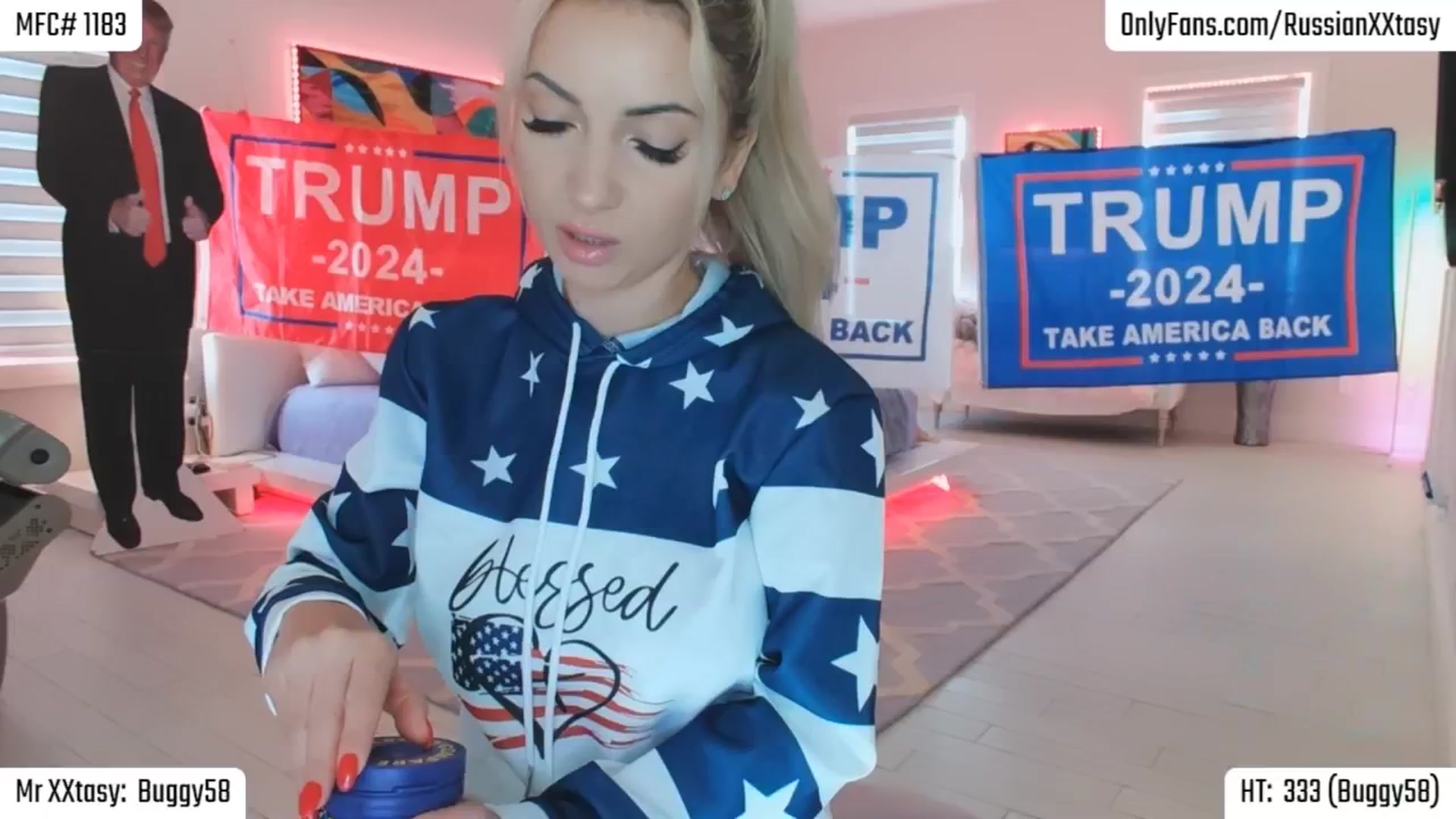 Gallery image thumbnail from RenyXXtasy's myfreecams stream on, 05/14/2024, 24:30 image 6 of 20