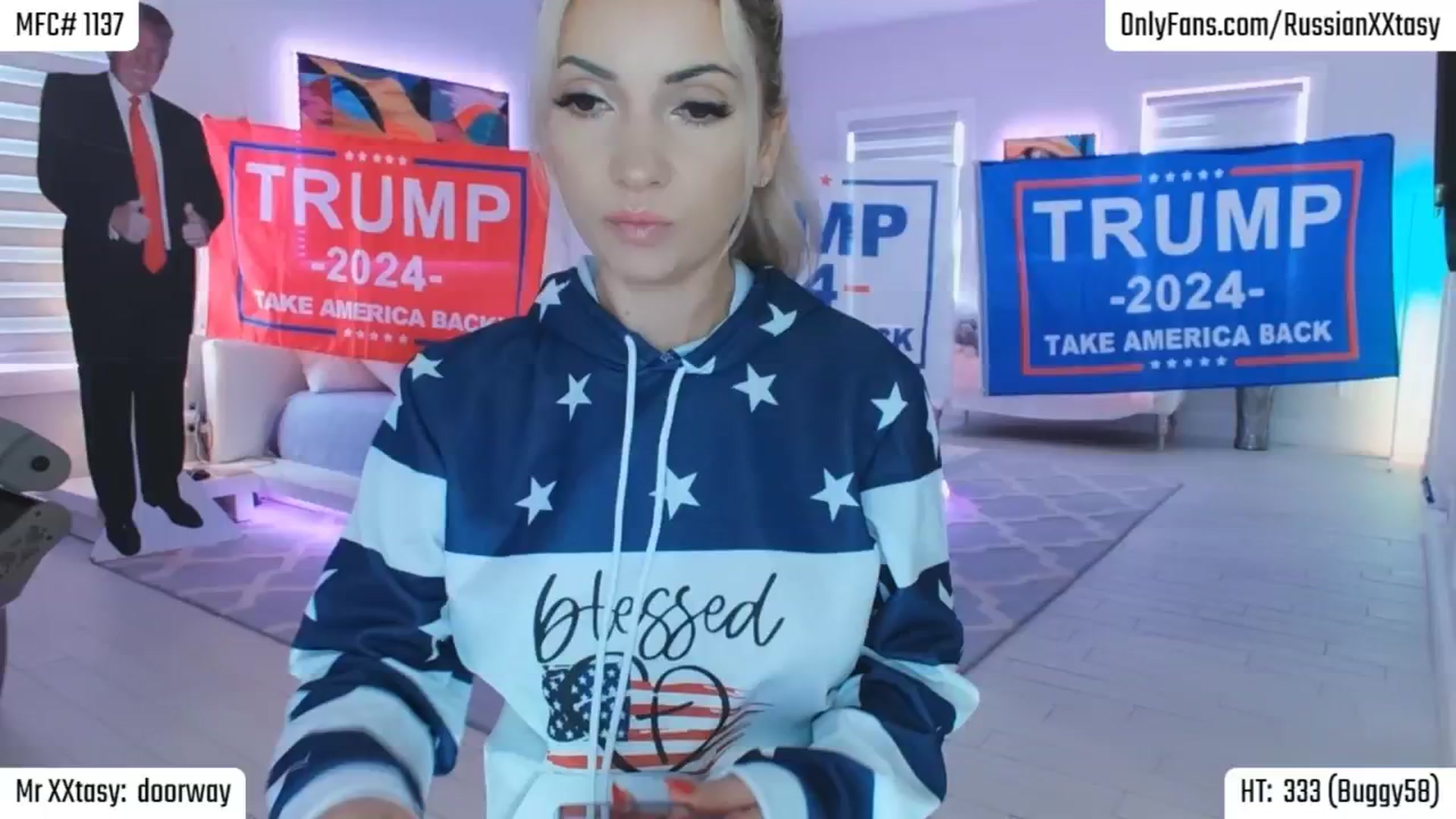 Gallery image thumbnail from RenyXXtasy's myfreecams stream on, 05/14/2024, 24:30 image 12 of 20