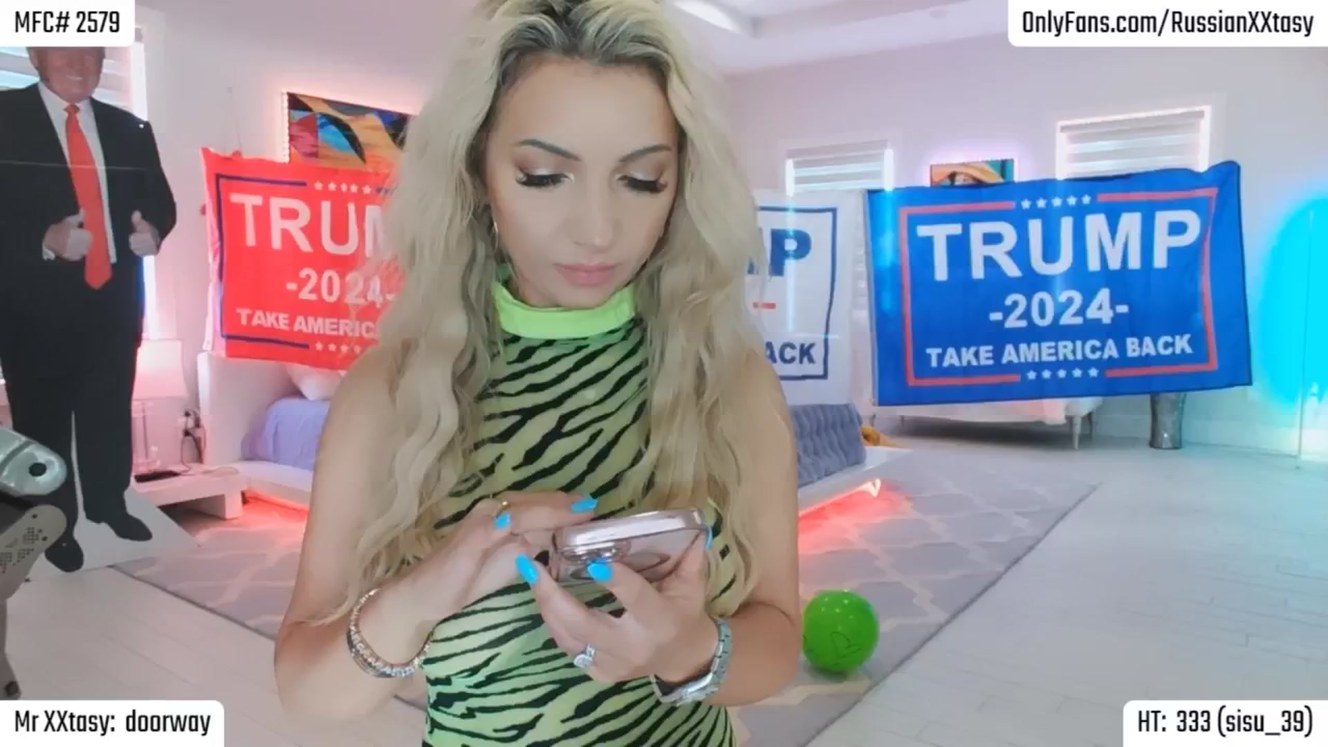 Gallery image thumbnail from RenyXXtasy's myfreecams stream on, 06/04/2024, 24:07 image 10 of 20