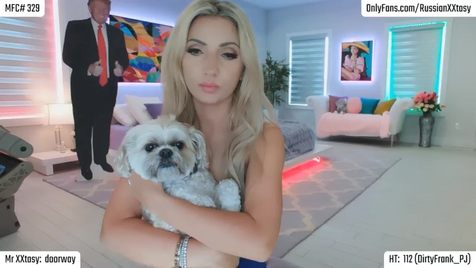 Gallery image thumbnail from RenyXXtasy's myfreecams stream on, 07/13/2024, 01:20 image 14 of 20