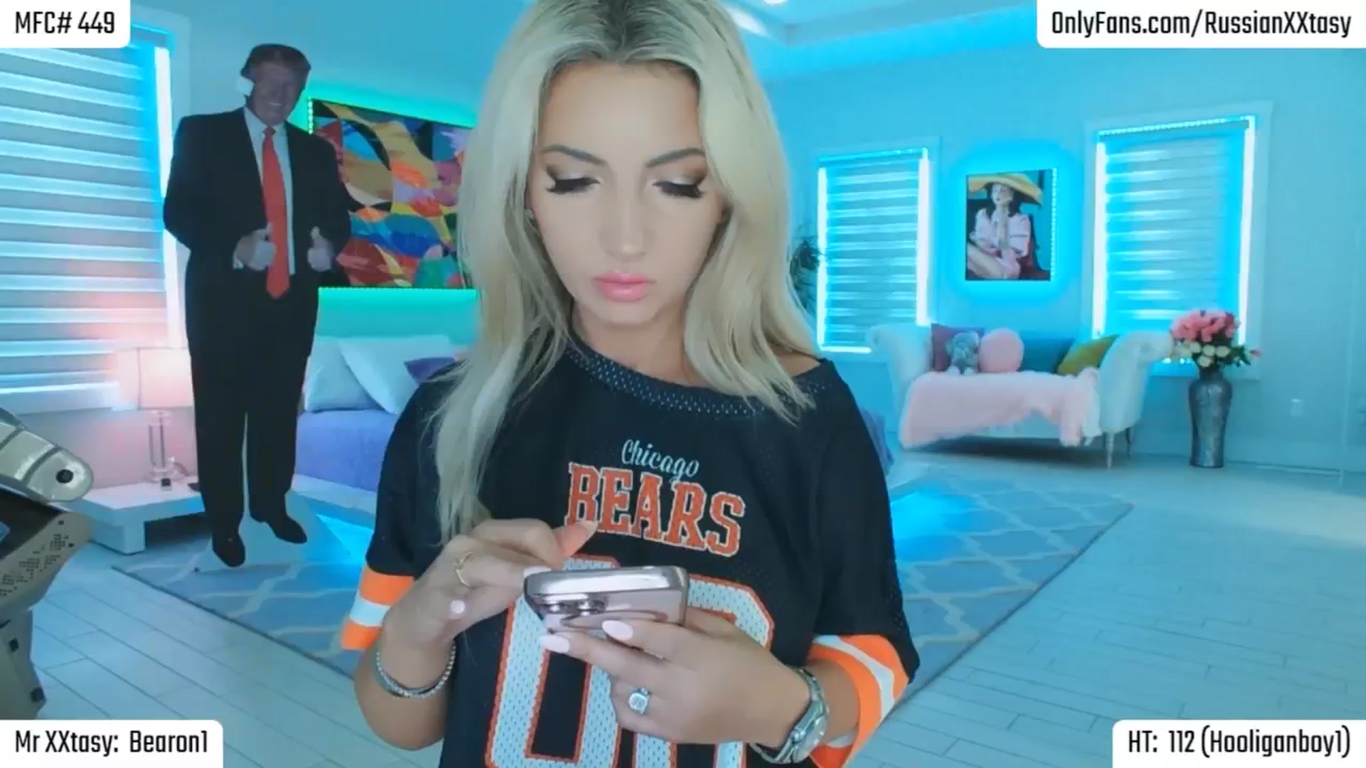 Gallery image thumbnail from RenyXXtasy's myfreecams stream on, 07/23/2024, 02:18 image 7 of 20