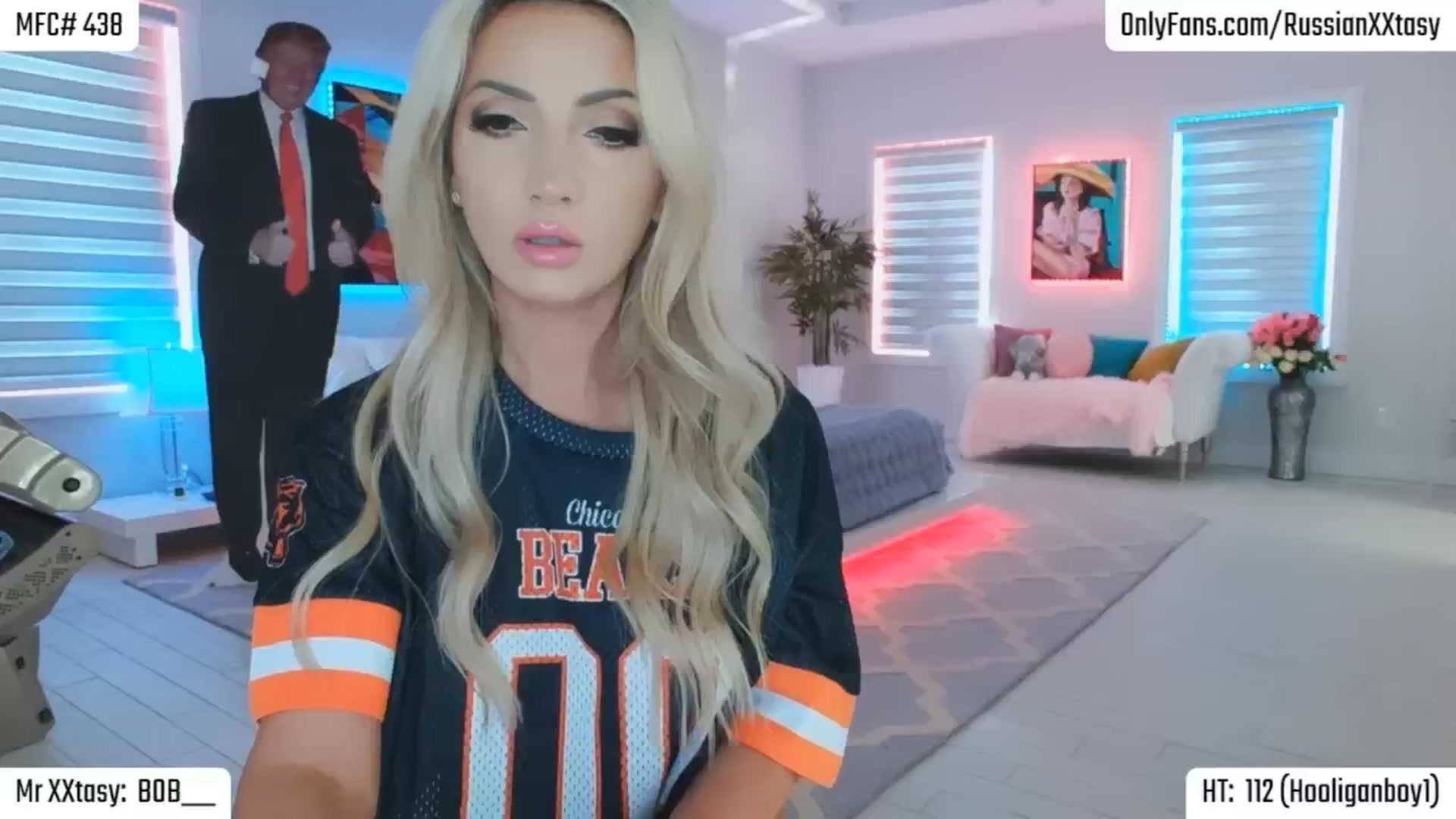 Gallery image thumbnail from RenyXXtasy's myfreecams stream on, 07/23/2024, 02:18 image 8 of 20
