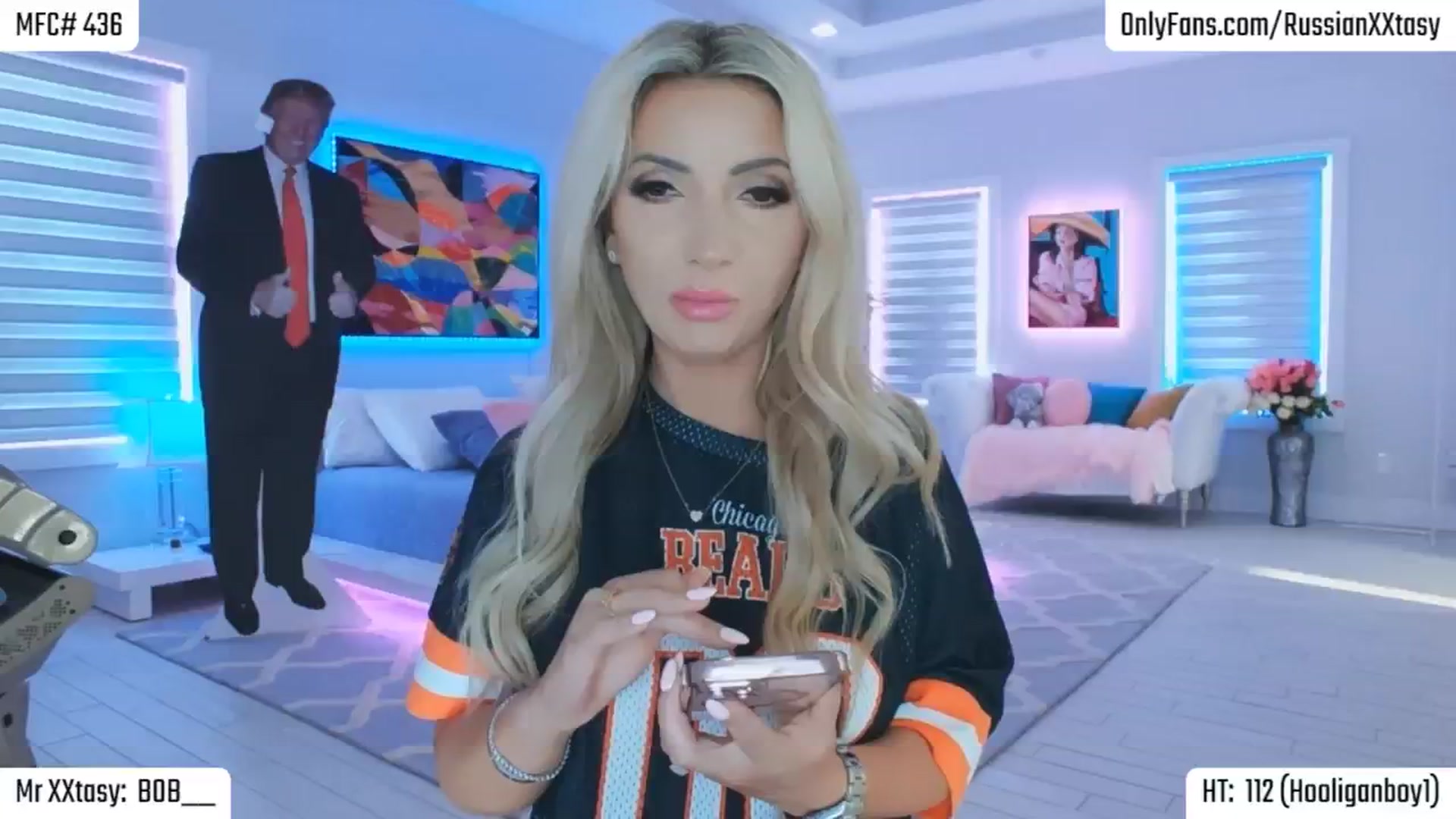 Gallery image thumbnail from RenyXXtasy's myfreecams stream on, 07/23/2024, 02:18 image 9 of 20