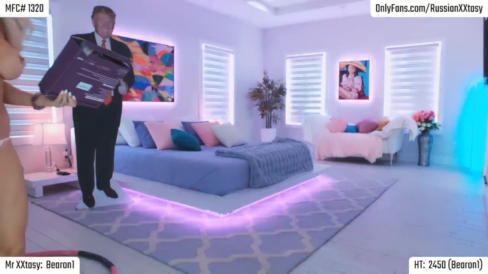 Gallery image thumbnail from RenyXXtasy's myfreecams stream on, 09/17/2024, 05:41 image 8 of 20