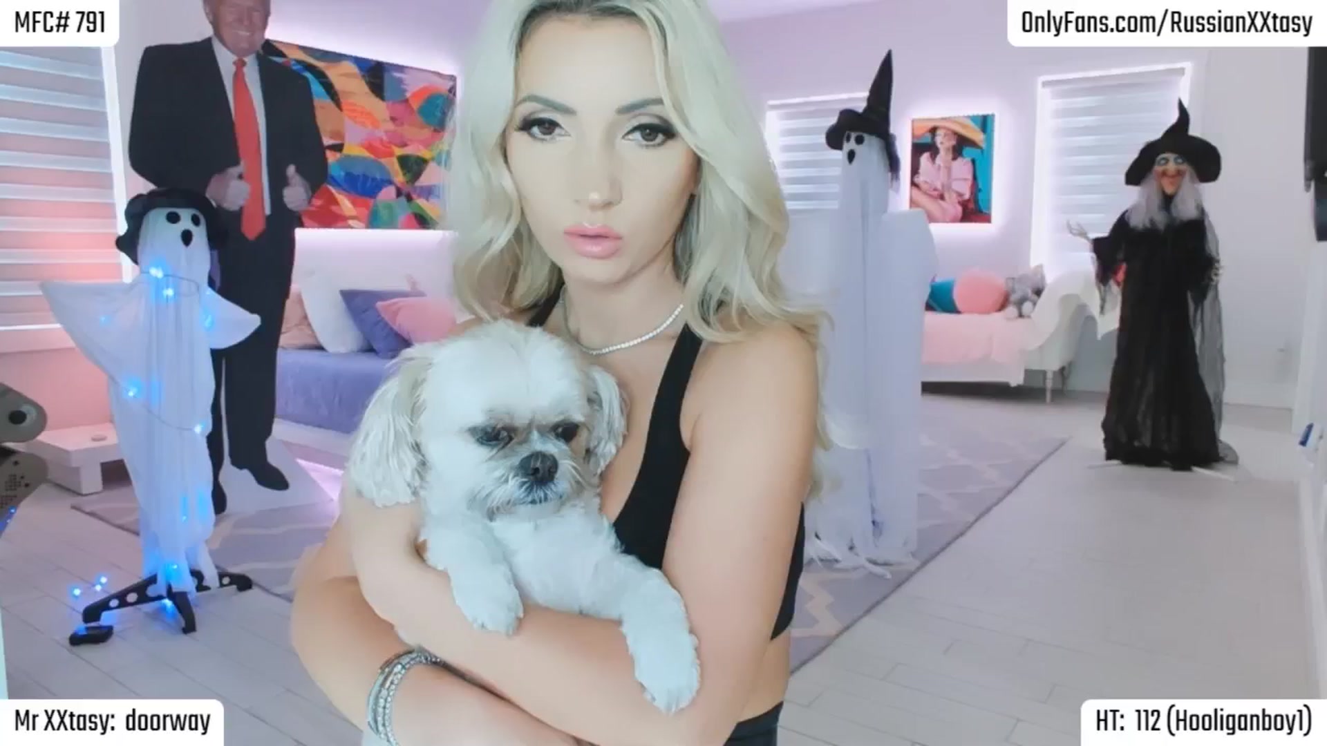 Gallery image thumbnail from RenyXXtasy's myfreecams stream on, 10/22/2024, 24:55 image 6 of 20