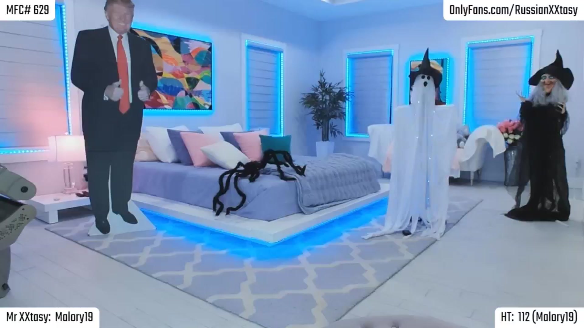 Gallery image thumbnail from RenyXXtasy's myfreecams stream on, 10/26/2024, 24:19 image 11 of 20