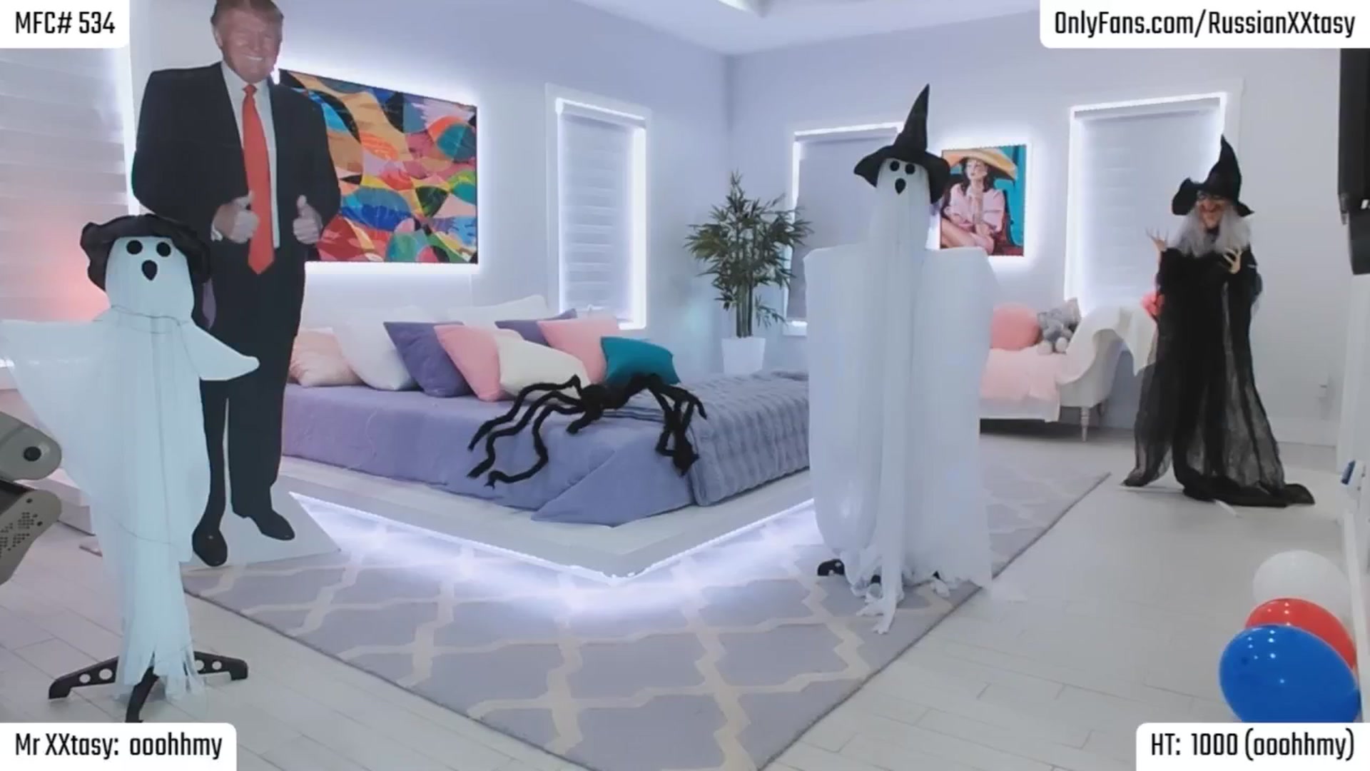 Gallery image thumbnail from RenyXXtasy's myfreecams stream on, 10/31/2024, 24:09 image 8 of 20