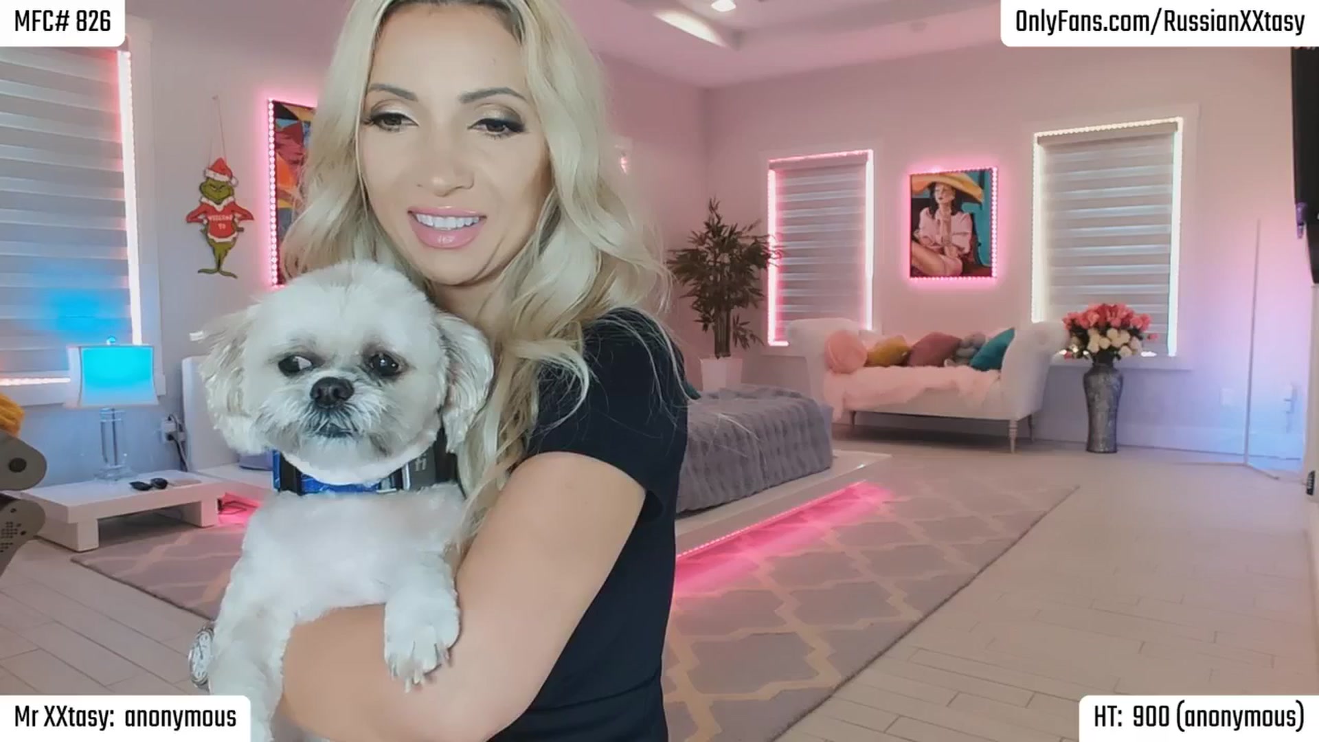 Gallery image thumbnail from RenyXXtasy's myfreecams stream on, 05/29/2025, 01:19 image 6 of 20