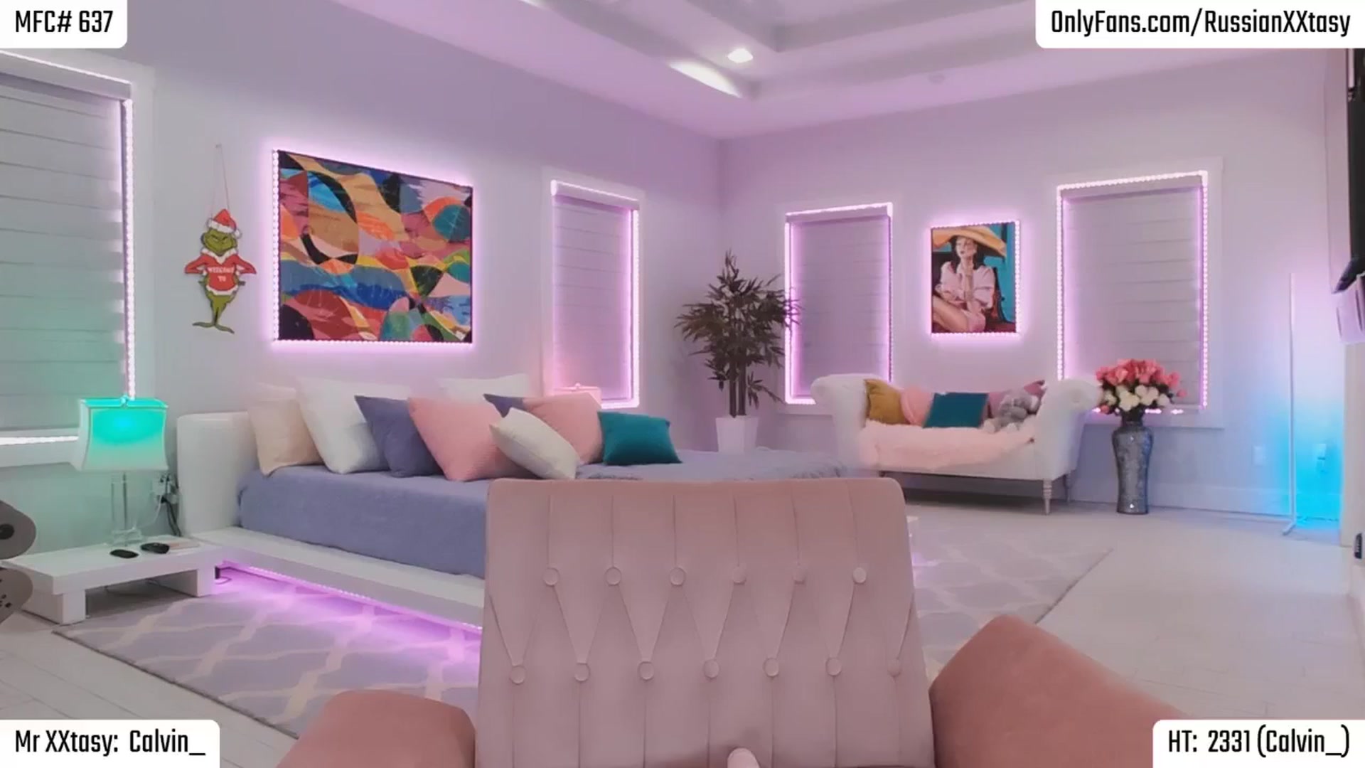 Gallery image thumbnail from RenyXXtasy's myfreecams stream on, 08/14/2025, 02:21 image 17 of 20