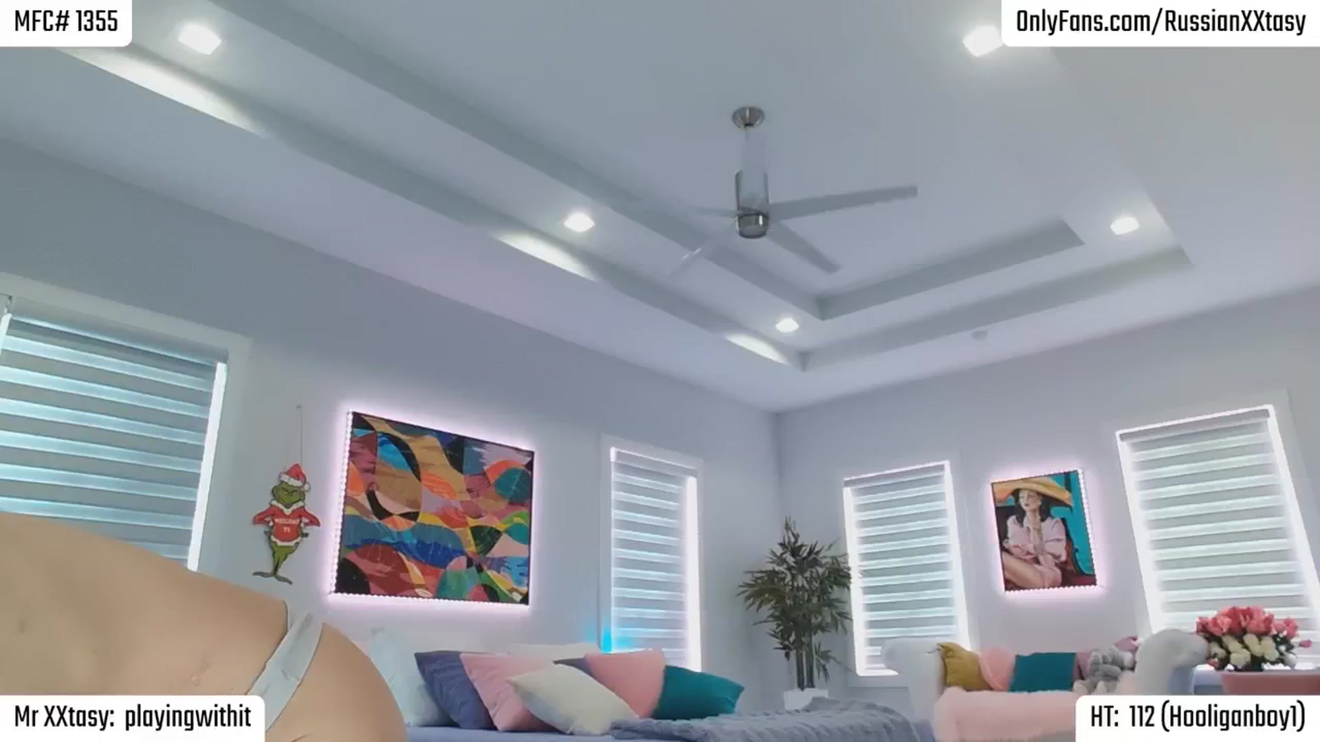 Gallery image thumbnail from RenyXXtasy's myfreecams stream on, 09/05/2025, 22:42 image 10 of 20