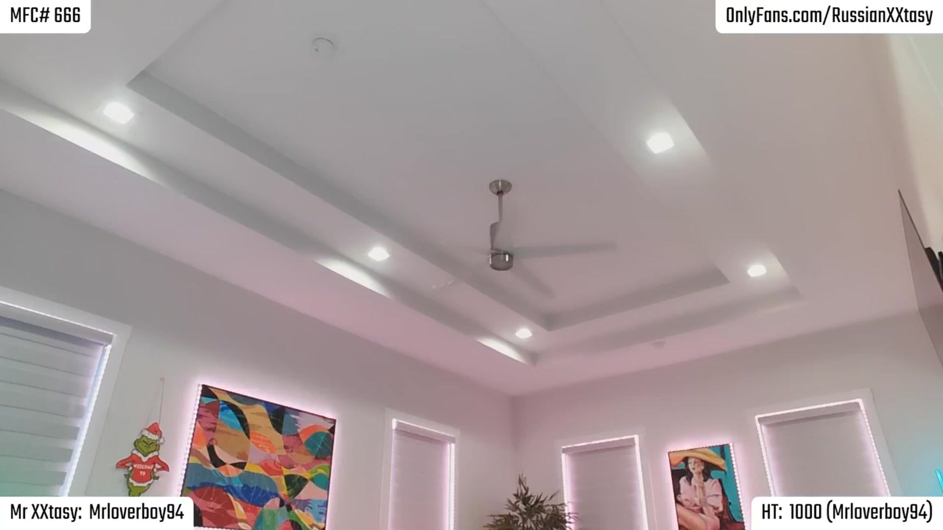 Gallery image thumbnail from RenyXXtasy's myfreecams stream on, 09/13/2025, 24:25 image 17 of 20