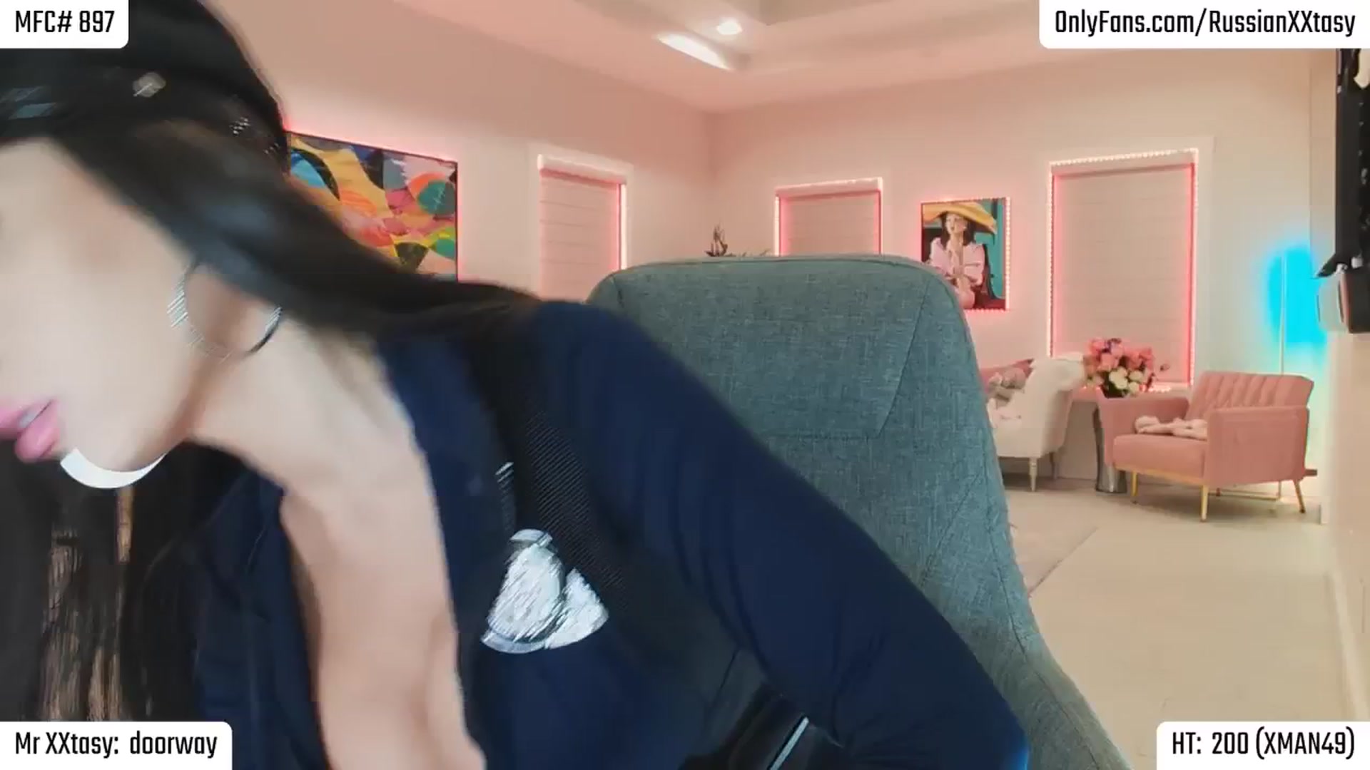 Gallery image thumbnail from RenyXXtasy's myfreecams stream on, 10/18/2025, 24:10 image 16 of 20