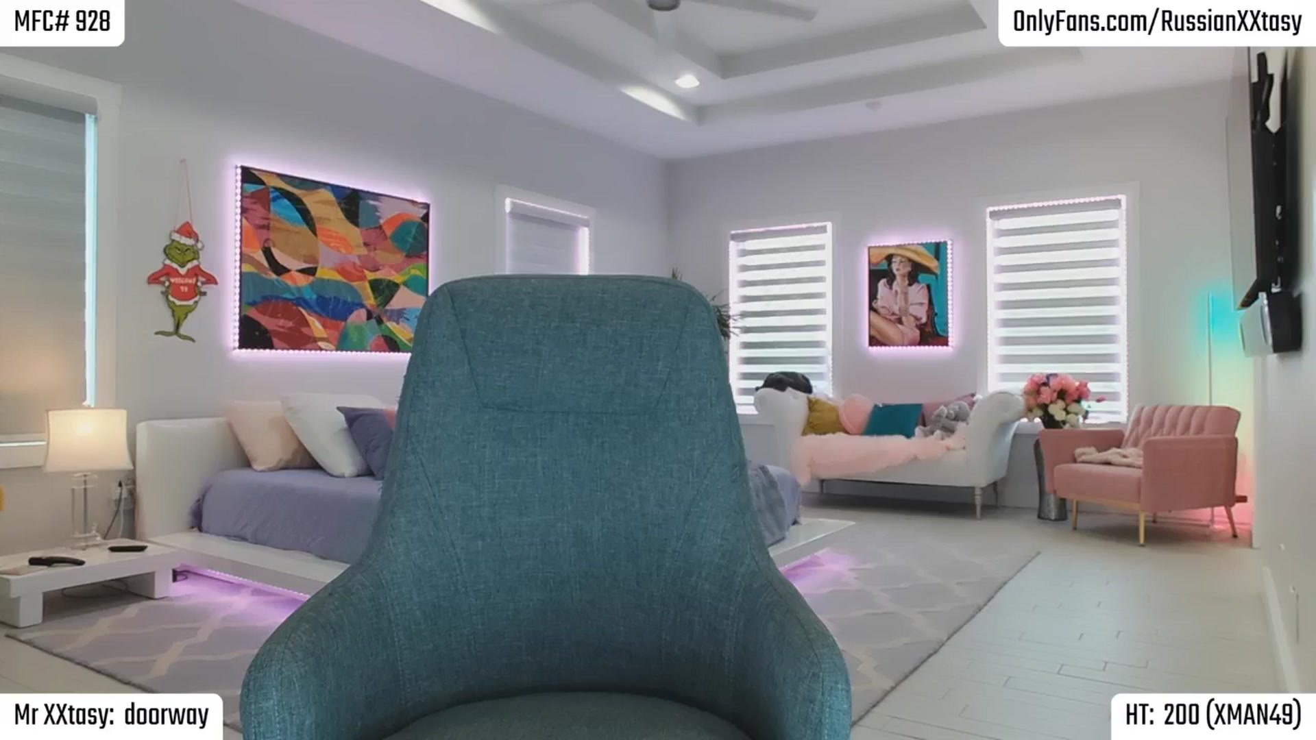 Gallery image thumbnail from RenyXXtasy's myfreecams stream on, 10/18/2025, 24:10 image 6 of 20
