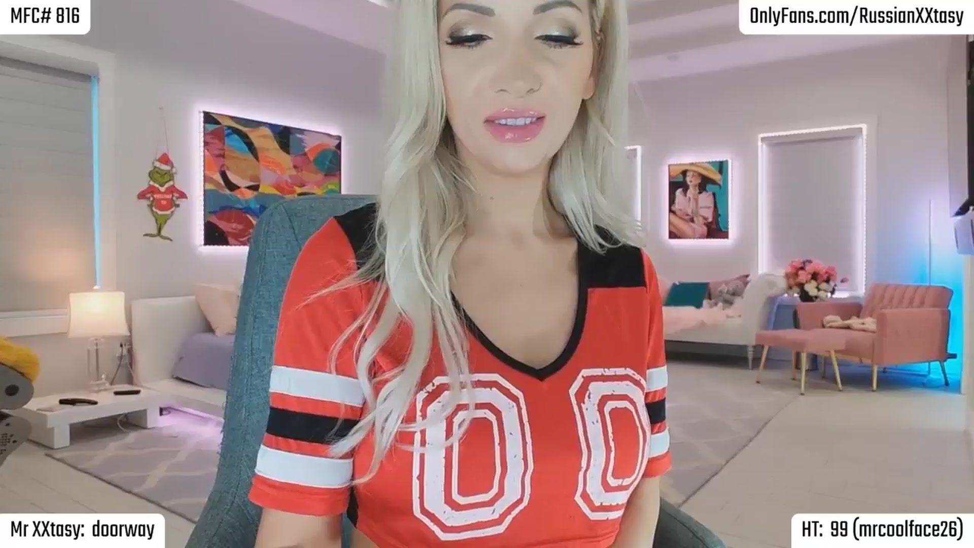 Gallery image thumbnail from RenyXXtasy's myfreecams stream on, 10/18/2025, 22:55 image 7 of 20