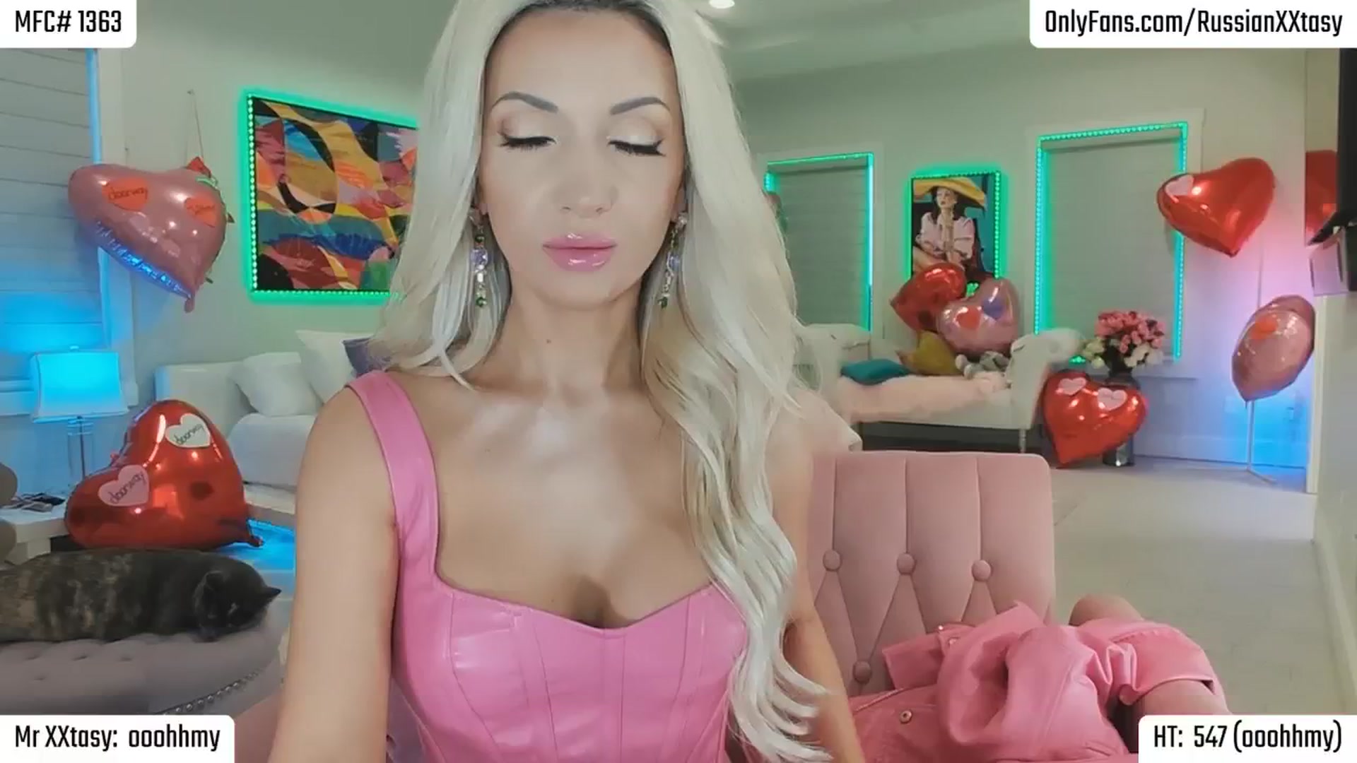 Gallery image thumbnail from RenyXXtasy's myfreecams stream on, 02/11/2026, 23:33 image 15 of 20