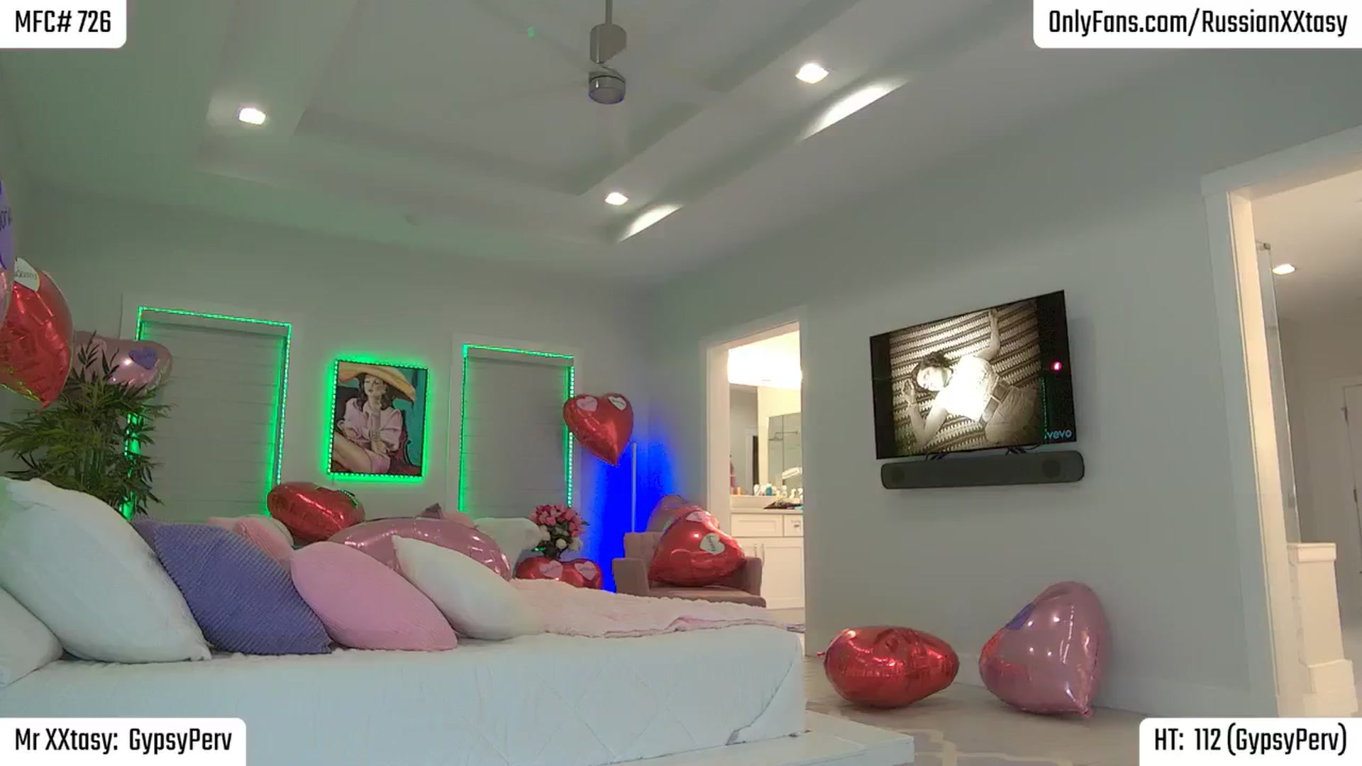 Gallery image thumbnail from RenyXXtasy's myfreecams stream on, 02/25/2026, 24:02 image 13 of 20