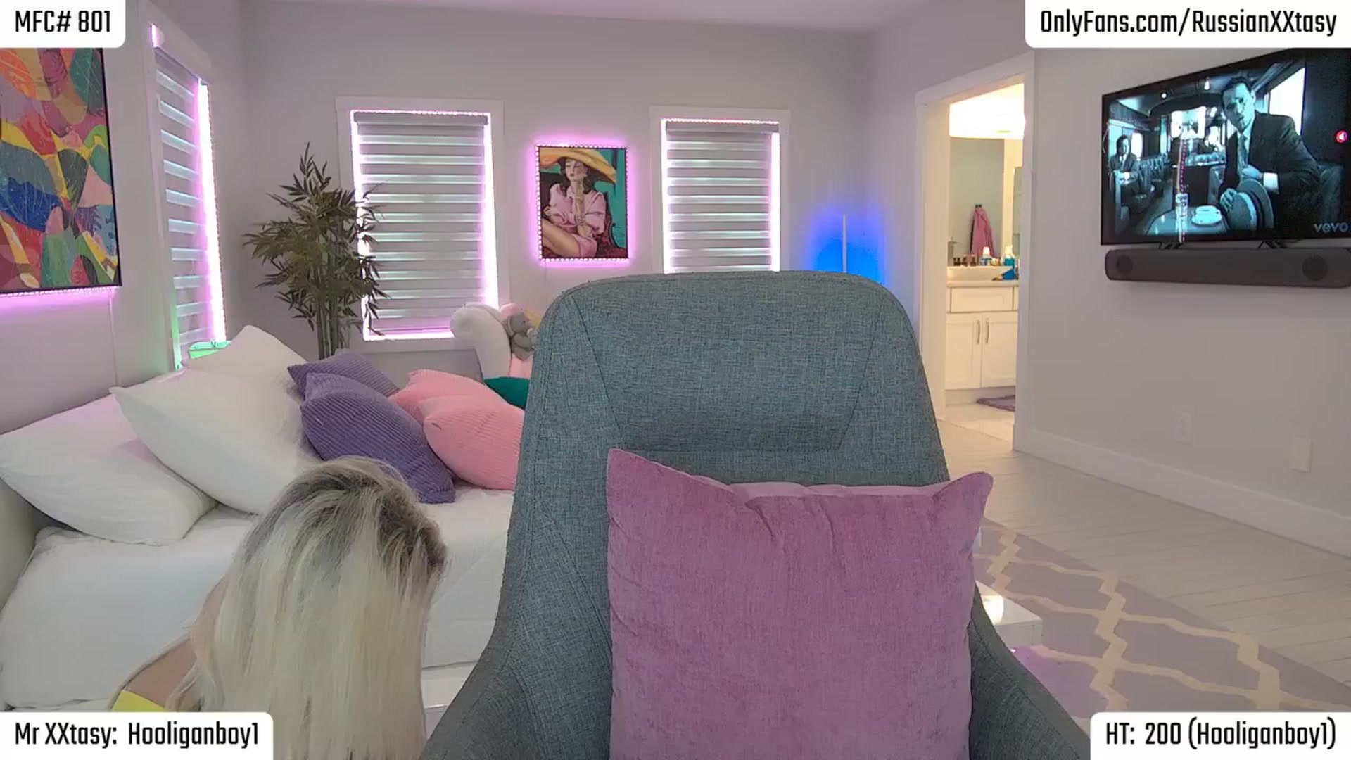 Gallery image thumbnail from RenyXXtasy's myfreecams stream on, 03/10/2026, 22:49 image 15 of 20