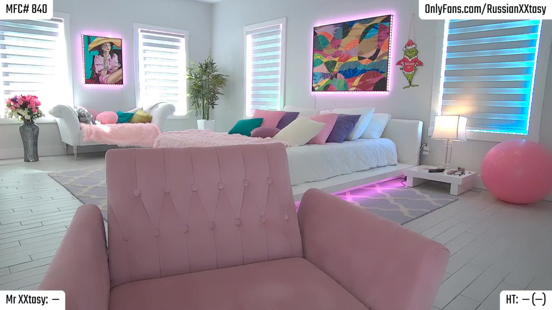 Gallery image thumbnail from RenyXXtasy's myfreecams stream on, 03/28/2026, 21:11 image 4 of 20