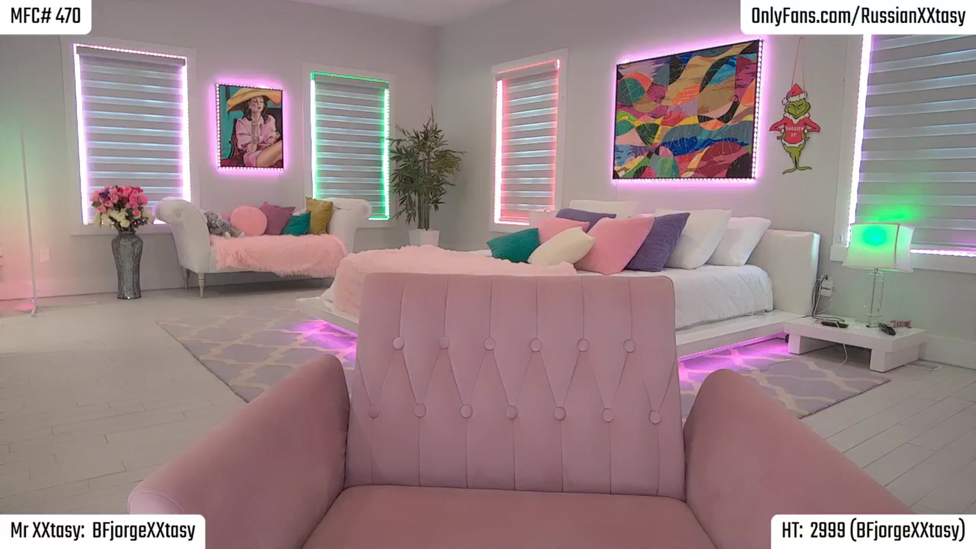 Gallery image thumbnail from RenyXXtasy's myfreecams stream on, 05/03/2026, 24:06 image 17 of 20