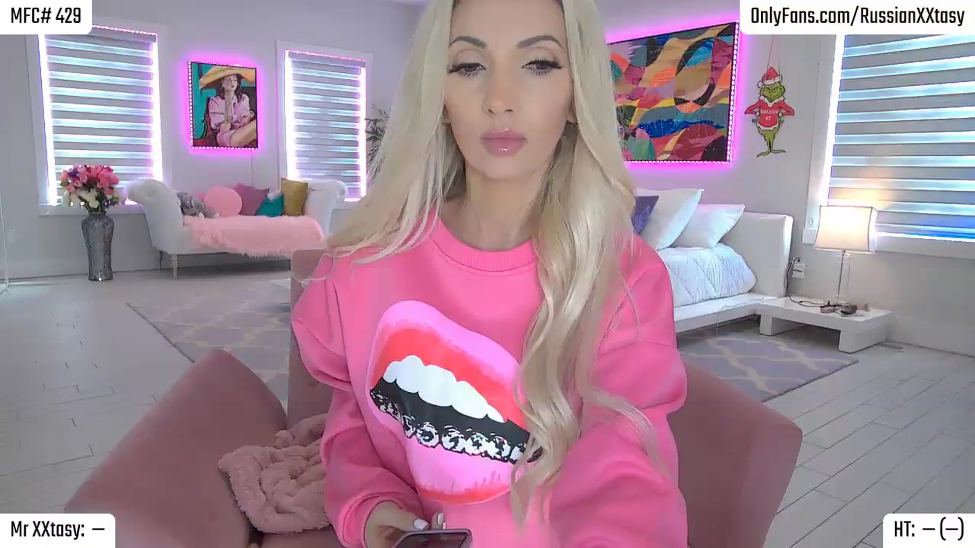 Gallery image thumbnail from RenyXXtasy's myfreecams stream on, 05/14/2026, 19:54 image 1 of 20