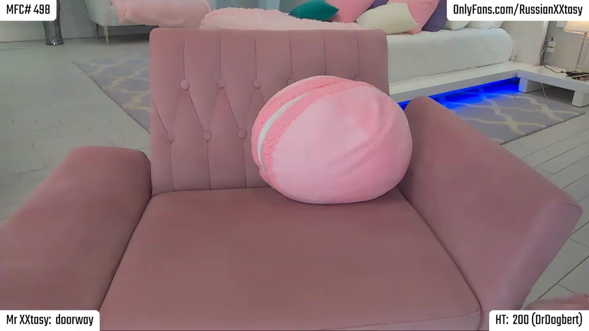 Gallery image thumbnail from RenyXXtasy's myfreecams stream on, 05/27/2026, 22:49 image 8 of 20