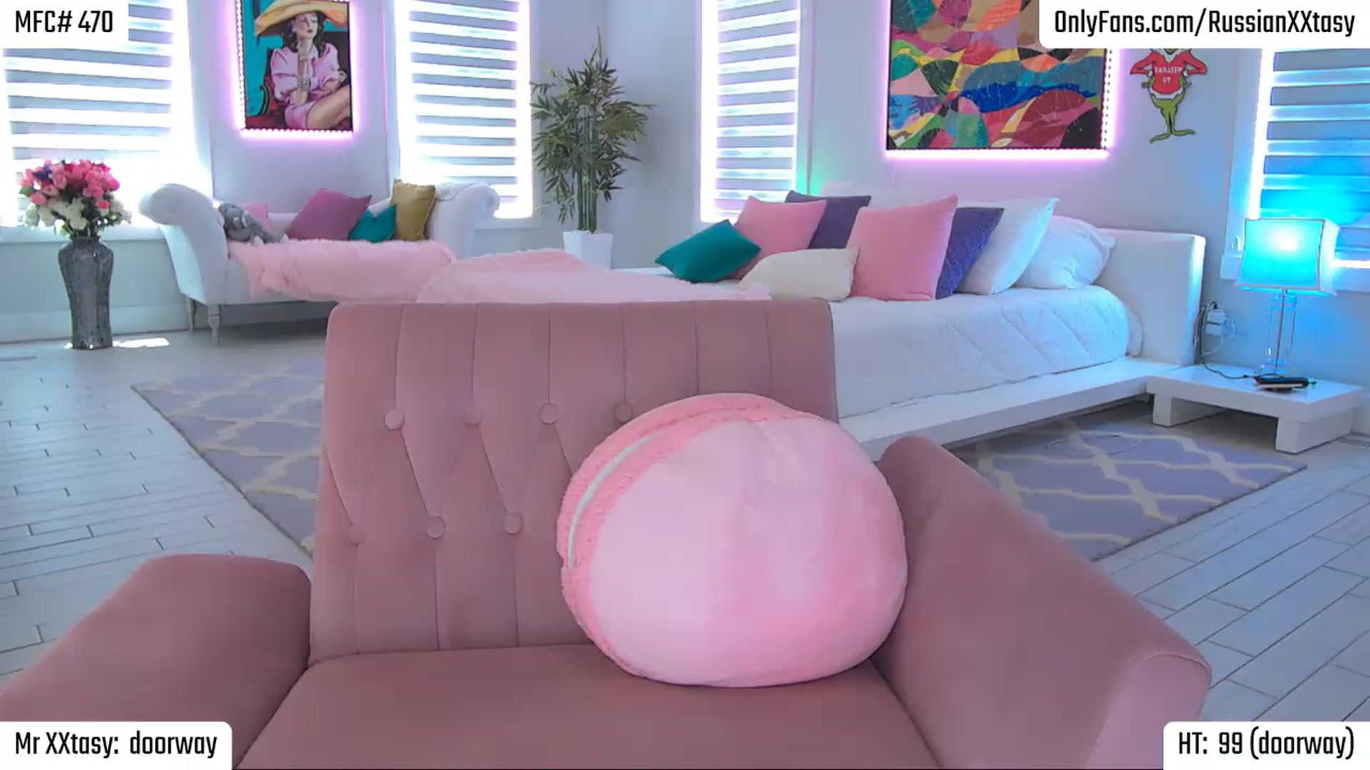 Gallery image thumbnail from RenyXXtasy's myfreecams stream on, 05/28/2026, 18:56 image 8 of 20