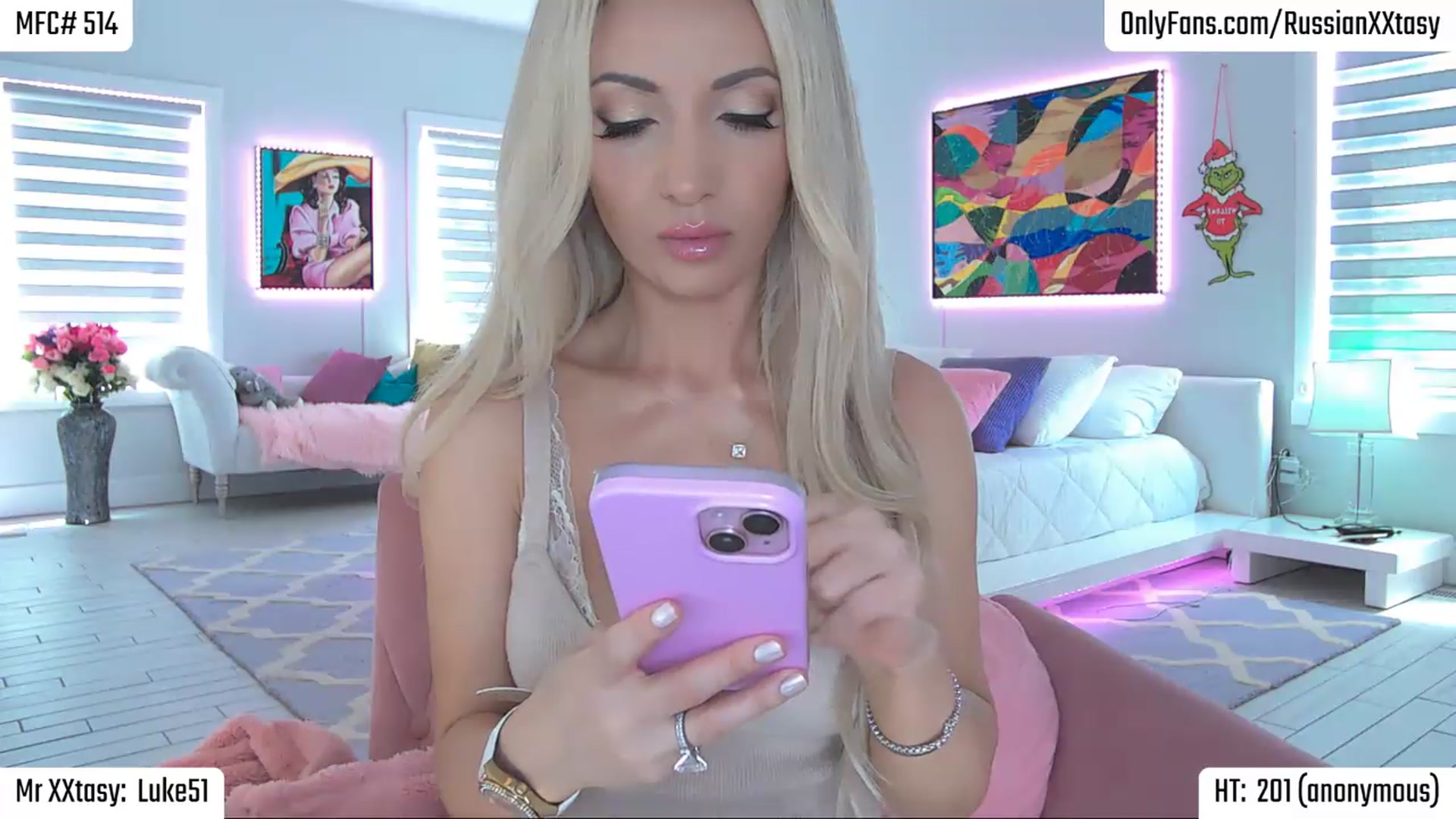 Gallery image thumbnail from RenyXXtasy's myfreecams stream on, 05/30/2026, 20:02 image 2 of 20