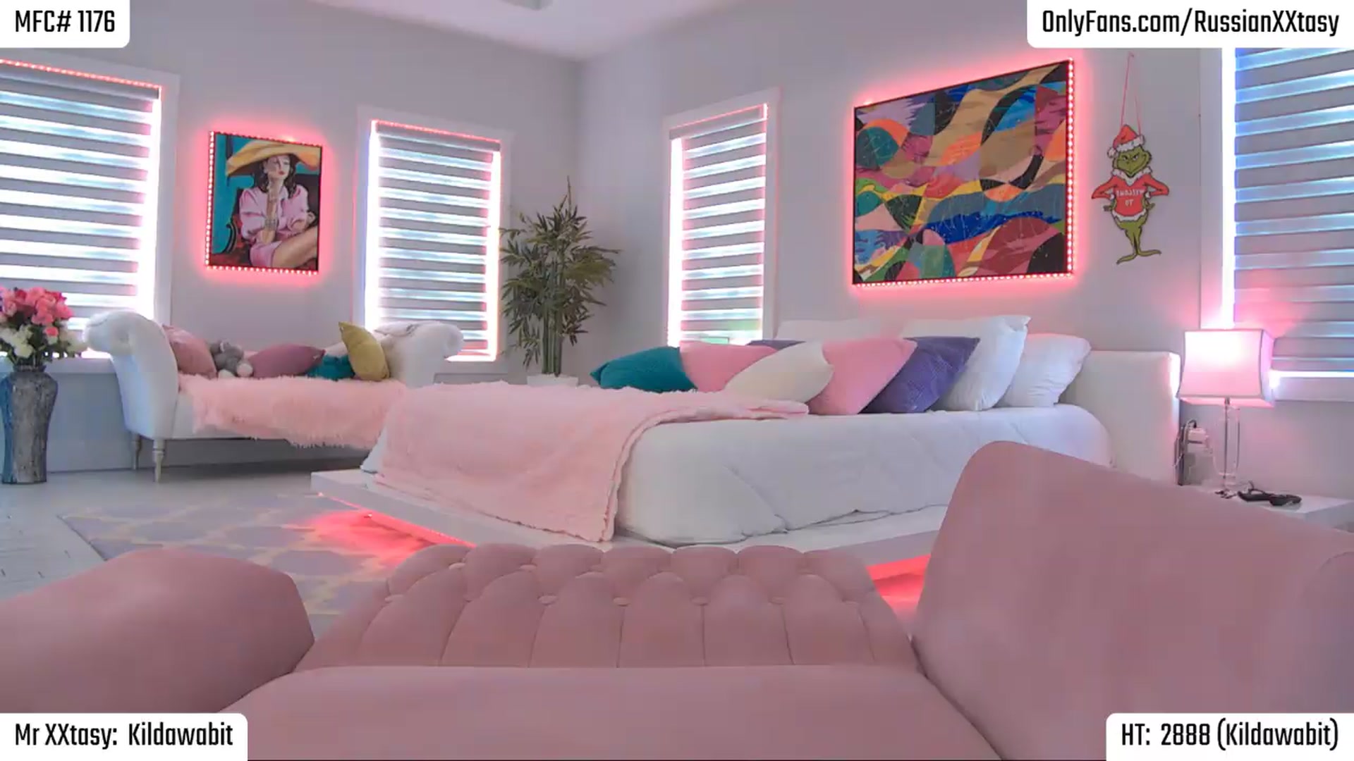 Gallery image thumbnail from RenyXXtasy's myfreecams stream on, 06/18/2026, 21:24 image 15 of 20