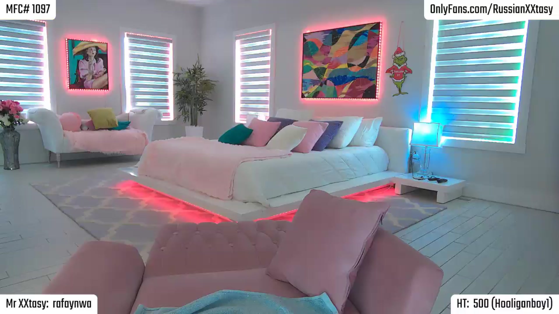 Gallery image thumbnail from RenyXXtasy's myfreecams stream on, 06/20/2026, 19:39 image 16 of 20