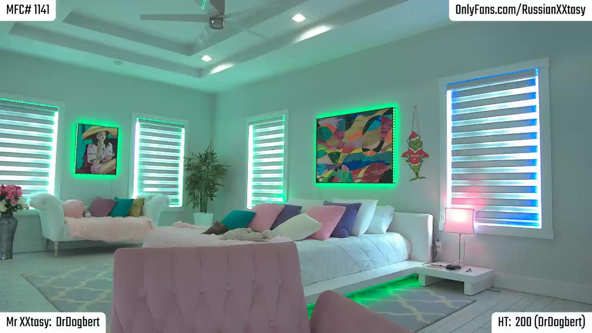 Gallery image thumbnail from RenyXXtasy's myfreecams stream on, 06/25/2026, 22:33 image 10 of 20