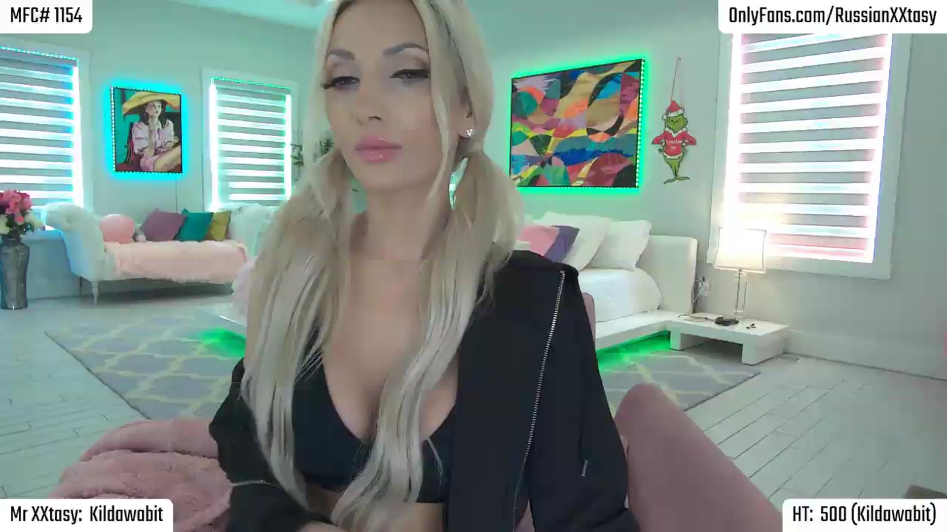 Gallery image thumbnail from RenyXXtasy's myfreecams stream on, 06/26/2026, 19:35 image 7 of 20