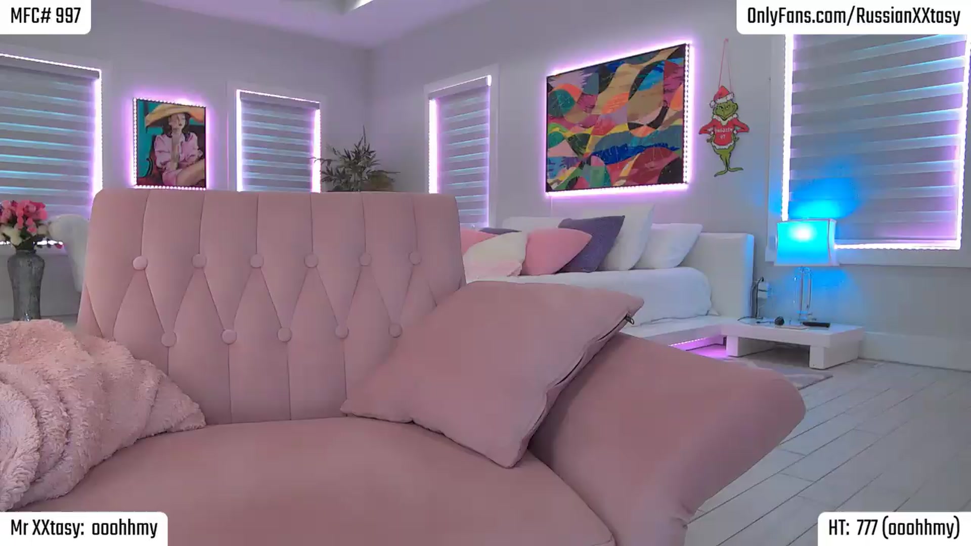Gallery image thumbnail from RenyXXtasy's myfreecams stream on, 07/17/2026, 21:45 image 18 of 20