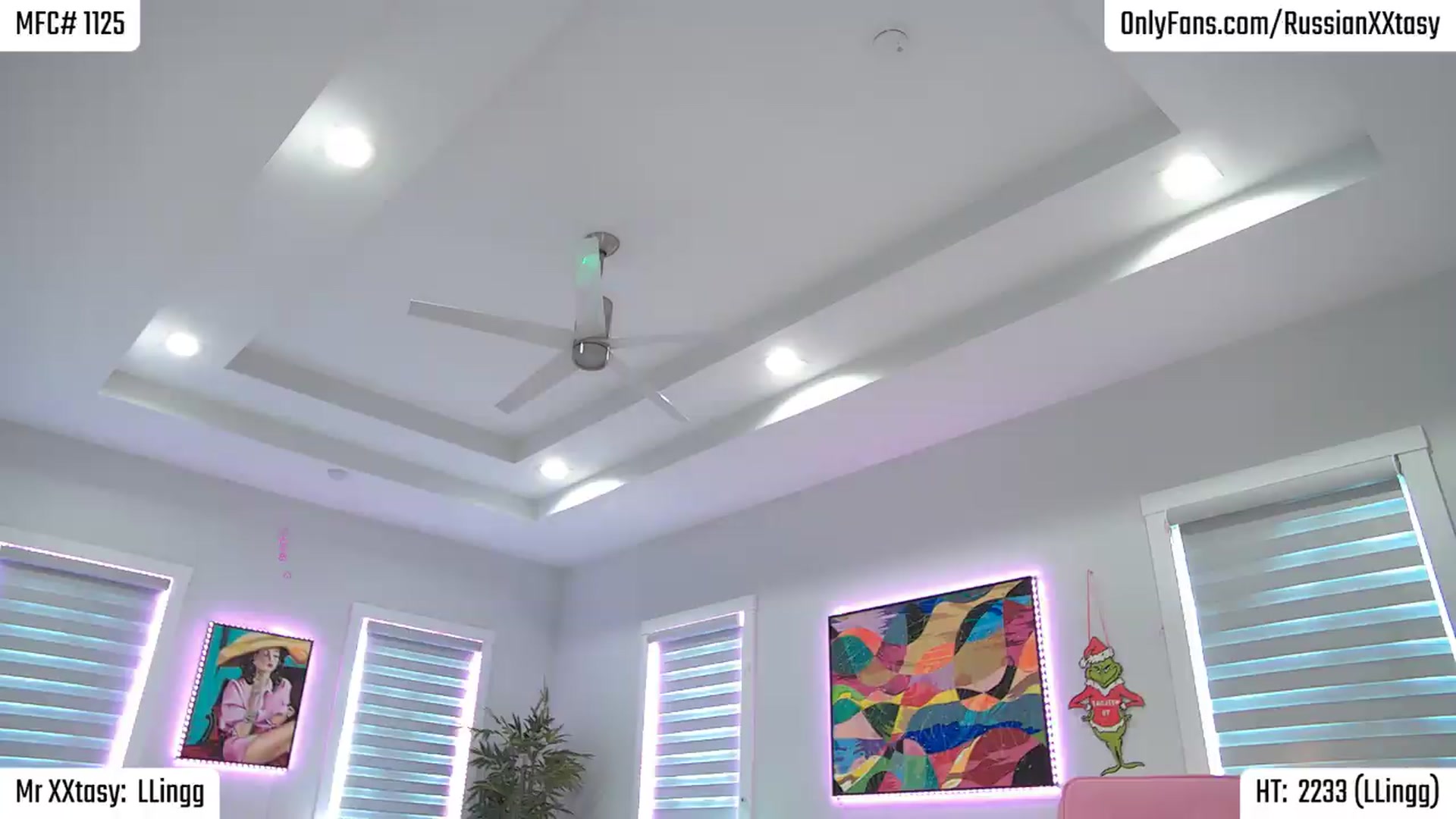 Gallery image thumbnail from RenyXXtasy's myfreecams stream on, 09/19/2026, 21:13 image 1 of 20