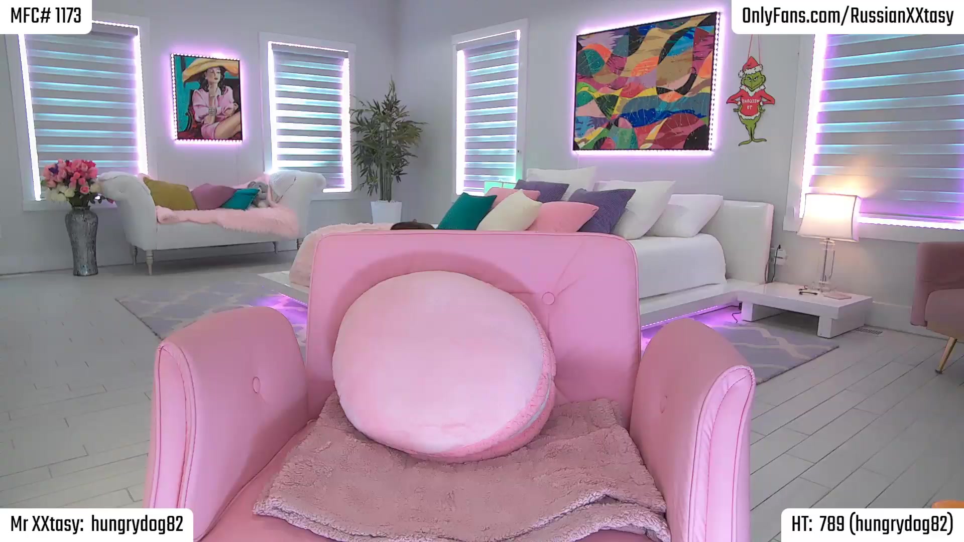 Gallery image thumbnail from RenyXXtasy's myfreecams stream on, 09/23/2026, 20:07 image 18 of 20