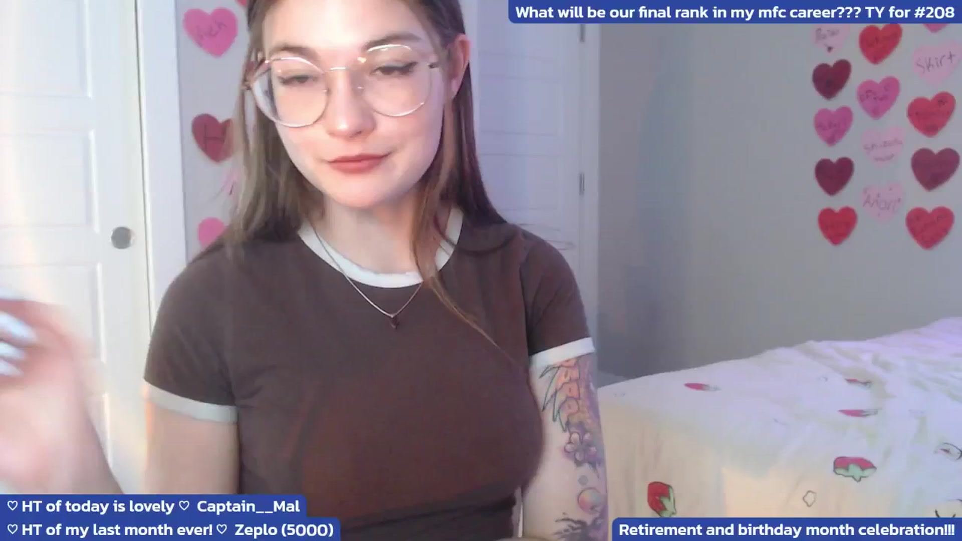 Gallery image thumbnail from RetiringMoxxi's myfreecams stream on, 08/17/2025, 06:05 image 3 of 20