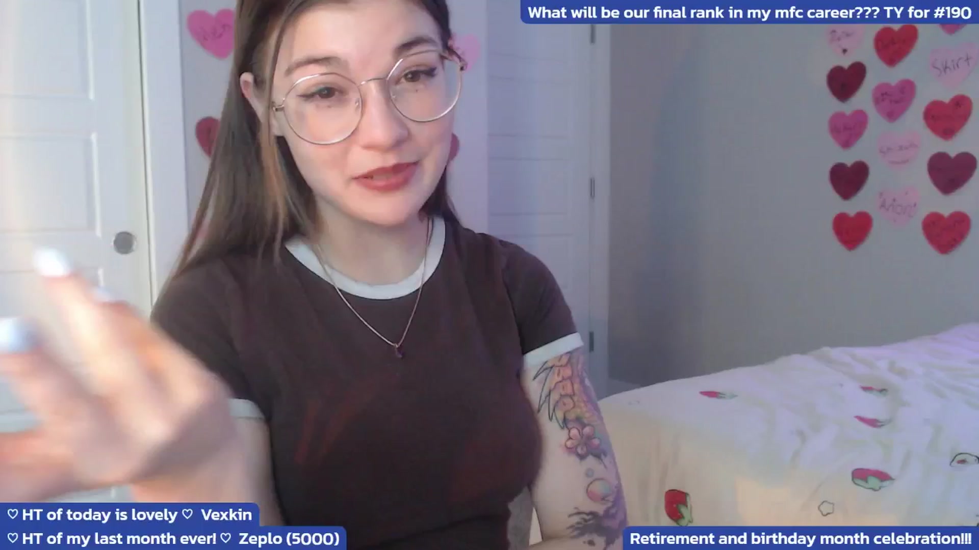 Gallery image thumbnail from RetiringMoxxi's myfreecams stream on, 08/17/2025, 06:05 image 8 of 20