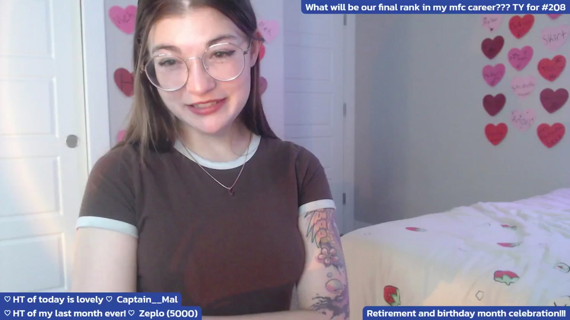 Gallery image thumbnail from RetiringMoxxi's myfreecams stream on, 08/17/2025, 06:05 image 4 of 20
