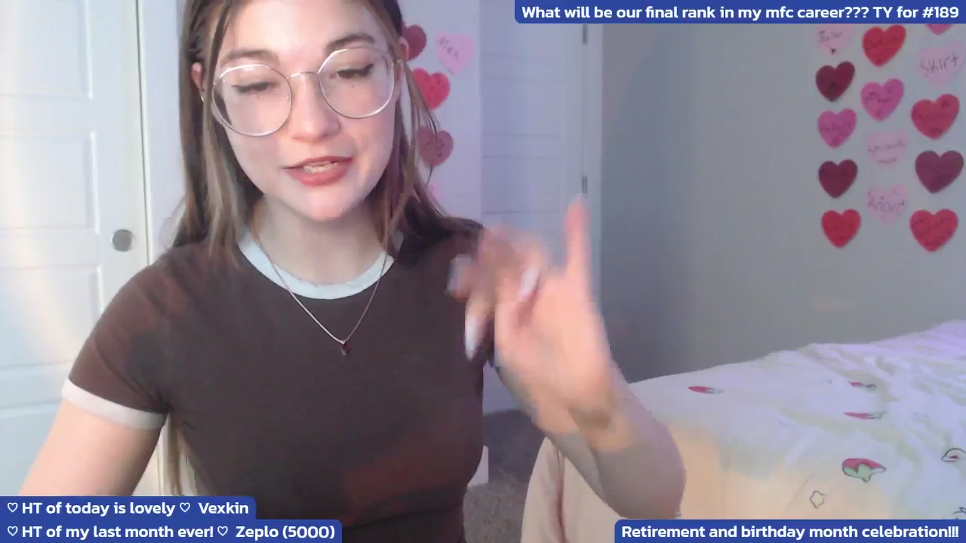Gallery image thumbnail from RetiringMoxxi's myfreecams stream on, 08/17/2025, 06:05 image 6 of 20
