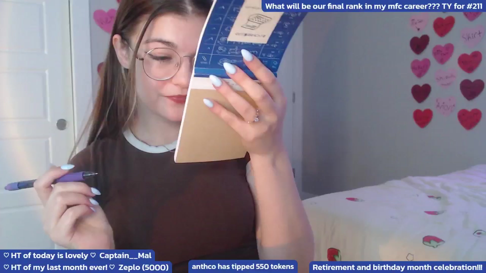 Gallery image thumbnail from RetiringMoxxi's myfreecams stream on, 08/17/2025, 06:05 image 2 of 20