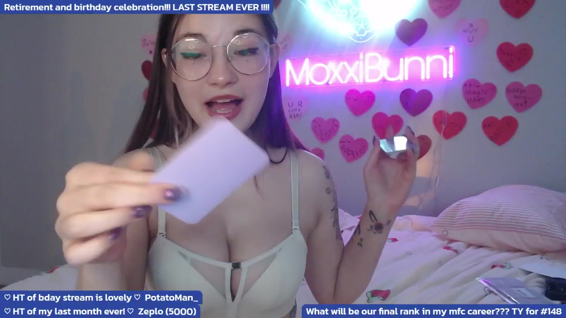 Gallery image thumbnail from RetiringMoxxi's myfreecams stream on, 08/30/2025, 05:13 image 5 of 20