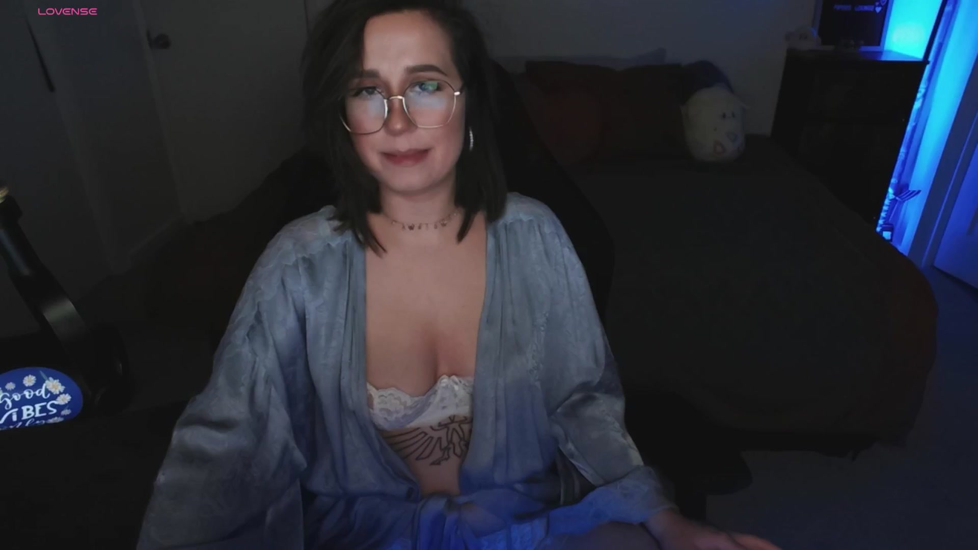 Gallery image thumbnail from ReuxDolph's myfreecams stream on, 02/26/2026, 12:08 image 14 of 20
