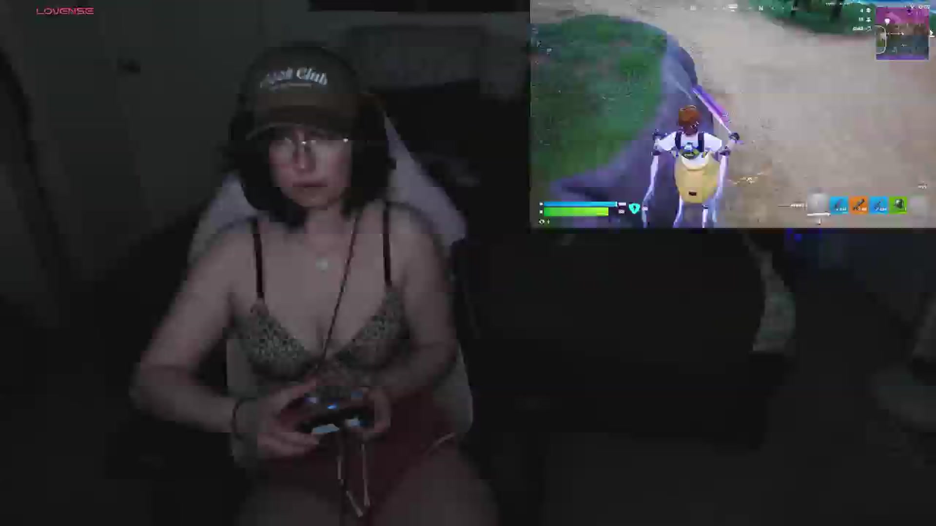 Gallery image thumbnail from ReuxDolph's myfreecams stream on, 03/05/2026, 14:17 image 9 of 20