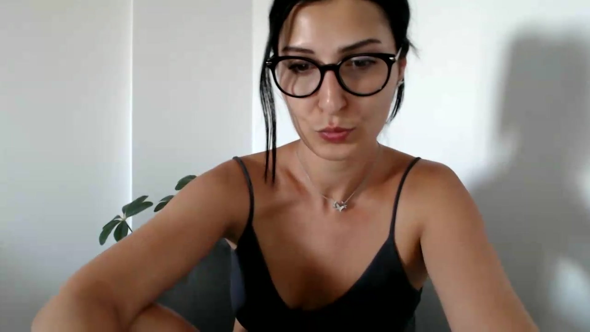 Gallery image thumbnail from ReyInna's myfreecams stream on, 06/19/2026, 11:03 image 13 of 20