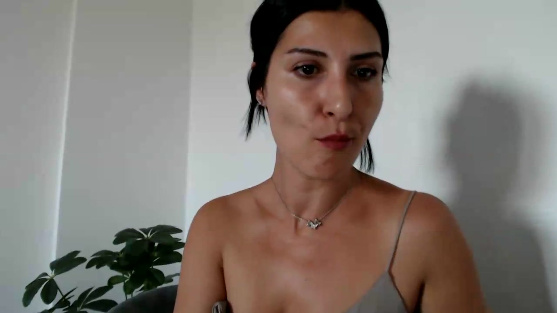 Gallery image thumbnail from ReyInna's myfreecams stream on, 06/19/2026, 13:13 image 16 of 20