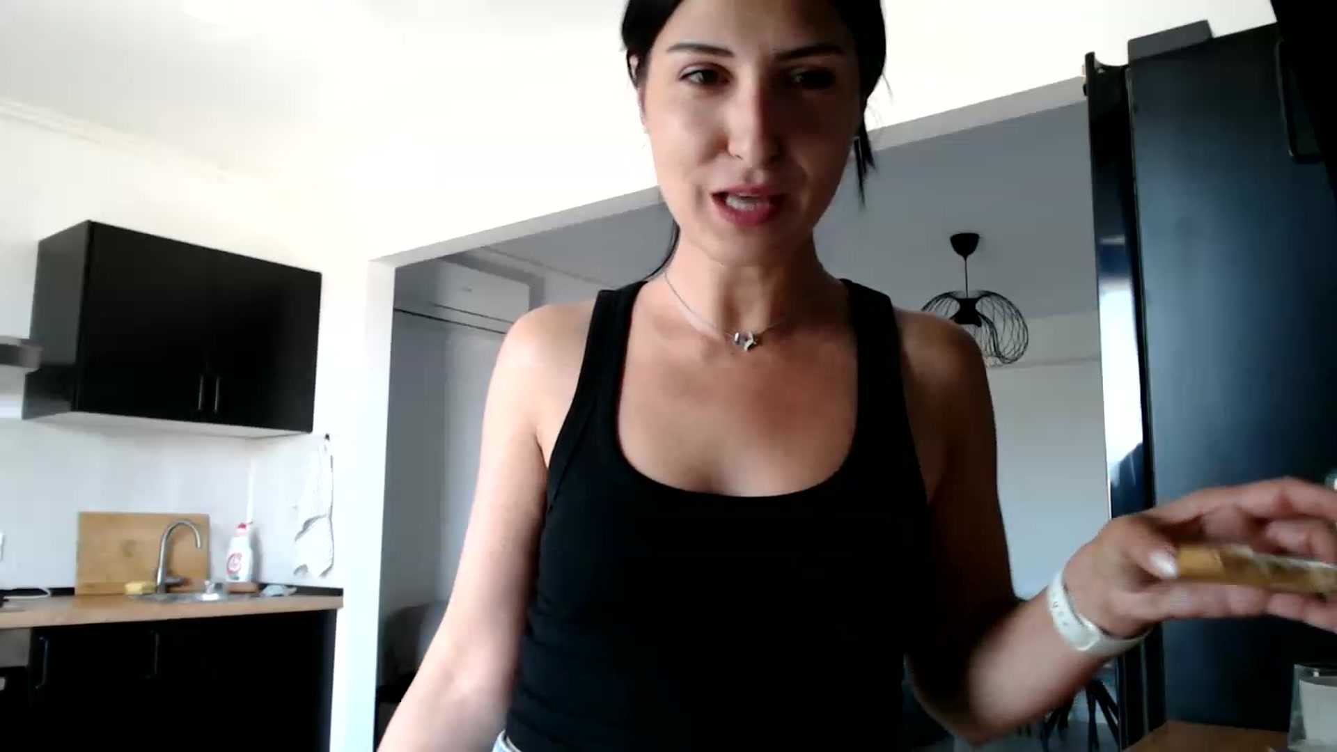 Gallery image thumbnail from ReyInna's myfreecams stream on, 06/20/2026, 09:45 image 4 of 20